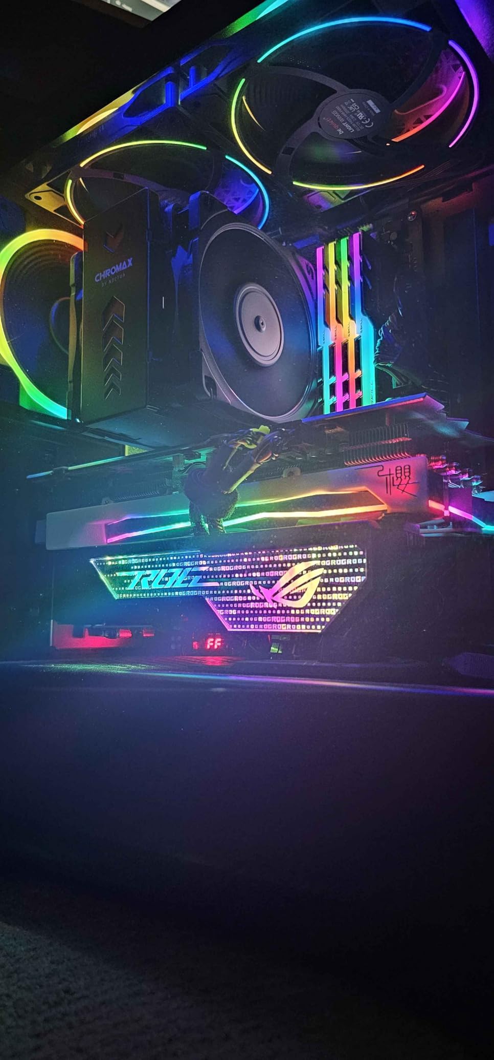 ASUS ROG Herculx GPU Anti-Sag Holder, Solid Zinc Alloy Construction, Easy Toolless Installation, Included Spirit Level, Adjustable Height, Wide Compatibility, Aura Sync RGB, 2 Year Warranty customer photo 2