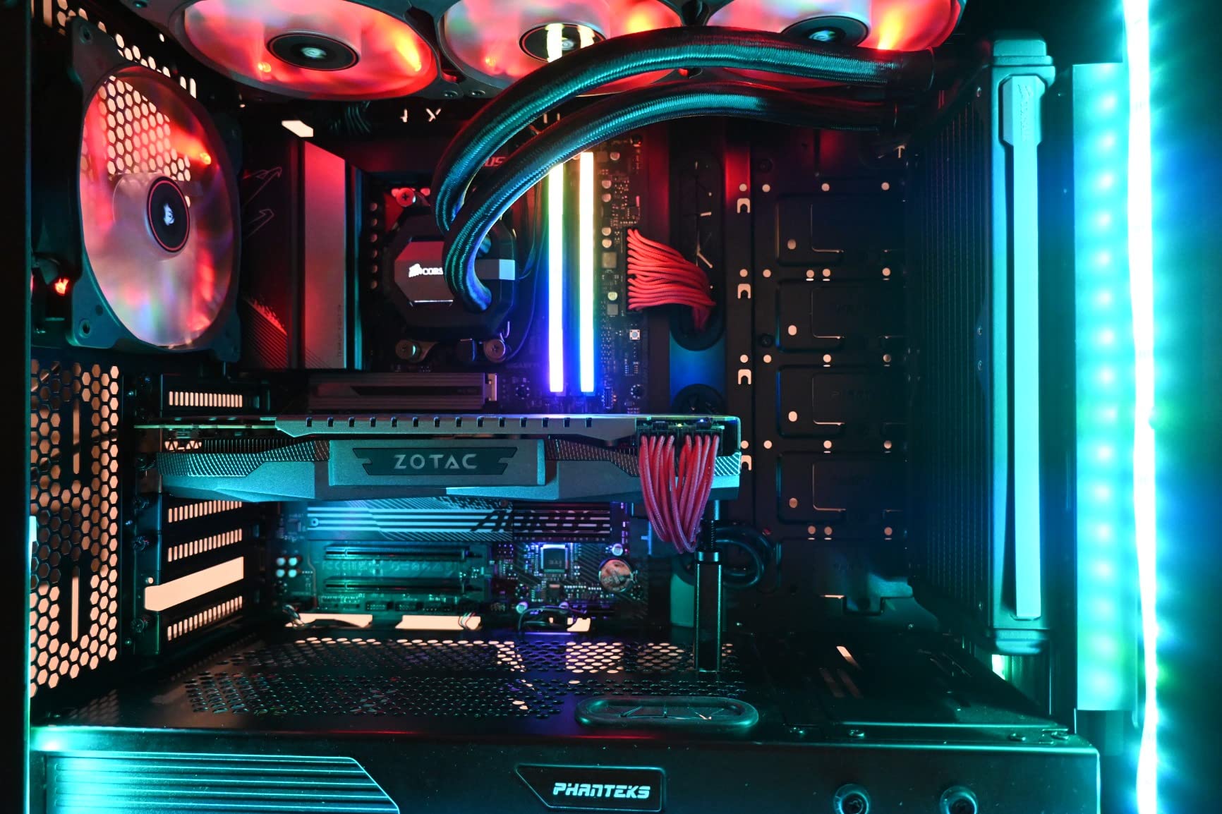 GIGABYTE B650 AORUS Elite AX AMD AM5 ATX Motherboard, DDR5, 14+2+1 Power Phase, PCIe 5.0 M.2, WIFI6E, 2.5GbE customer photo 2