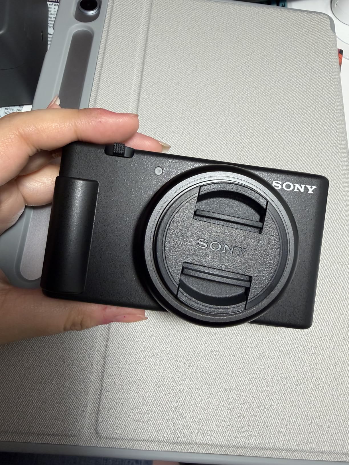 Sony ZV-1F Vlog Camera for Content Creators and Vloggers, Black customer photo 2