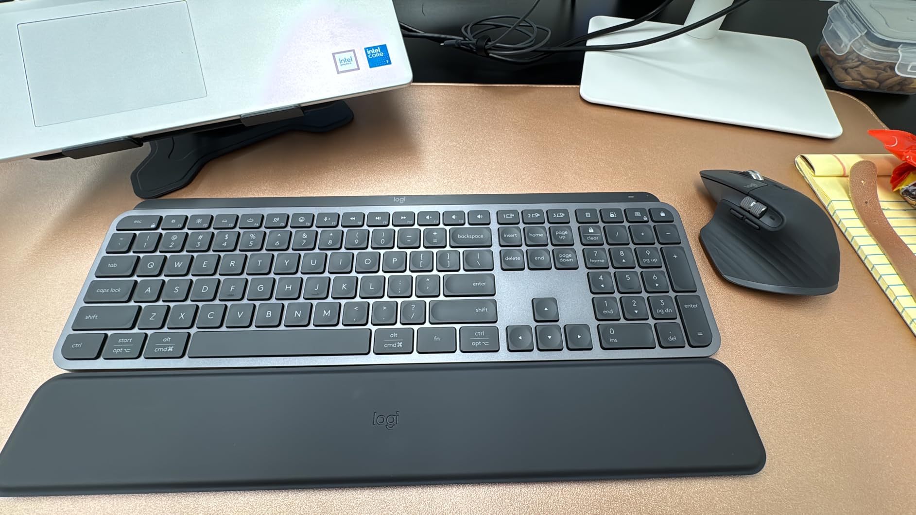 Logitech MX Keys S Combo - Performance Wireless Keyboard and Mouse with Palm Rest, Customizable Illumination, Fast Scrolling, Bluetooth, USB C, for Windows, Linux, Chrome, Mac, Color Graphite customer photo 2