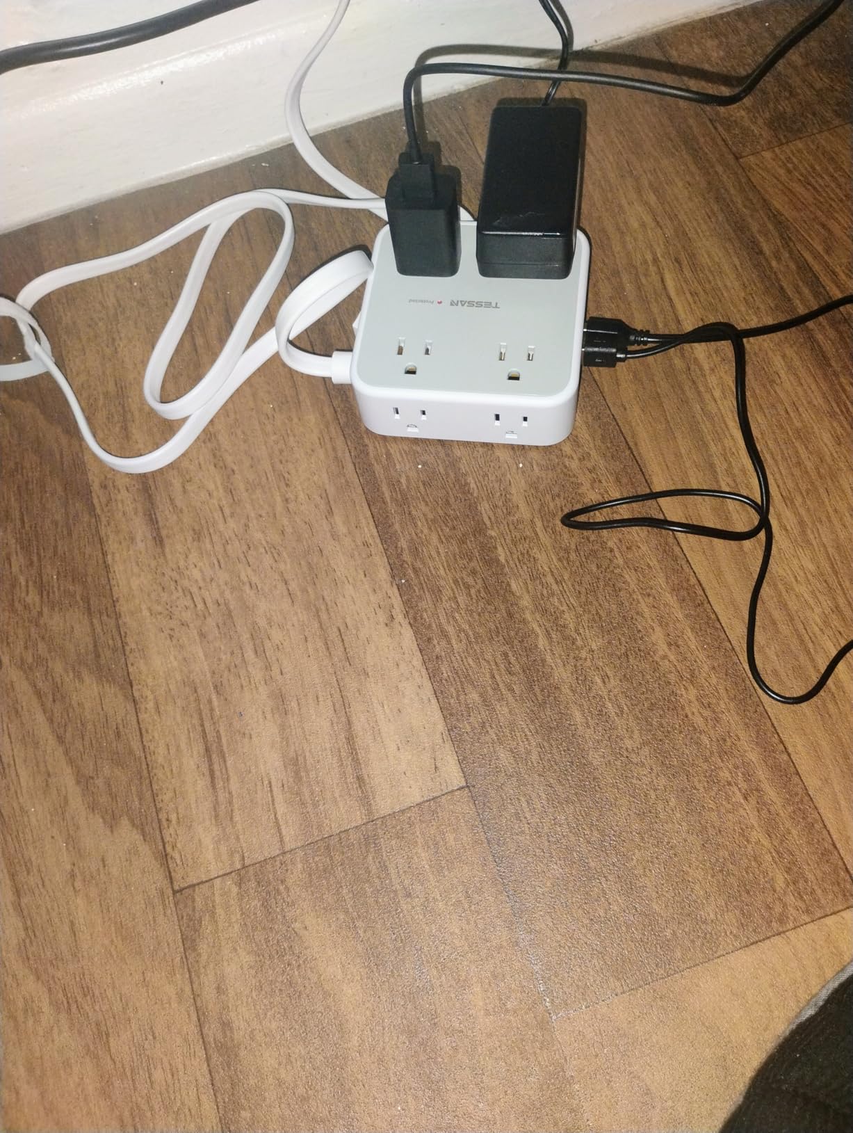 TESSAN Surge Protector Power Strip, 5 Ft Flat Plug Extension Cord with 3 USB (1 USB C) 8 Outlets, 1250W, 900J Protection, 3 Sided Outlet Extender with Power Switch for Office, Dorm Room, Grey customer photo 2