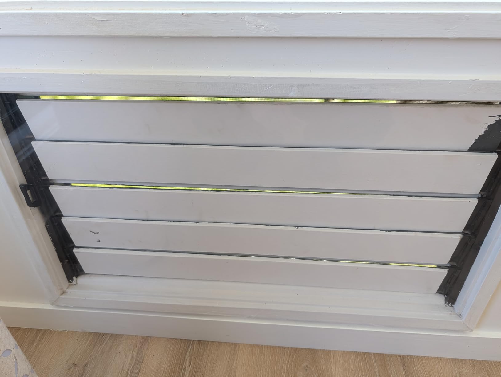 Duck MAX Strength Window Insulation Kit, Winter Window Seal Kit Fits up to 5 Windows, Heavy Duty Shrink Film Cuts to Size for Easy Indoor Installation, Window Tape Included,62 In. x 210 In., Clear customer photo 2