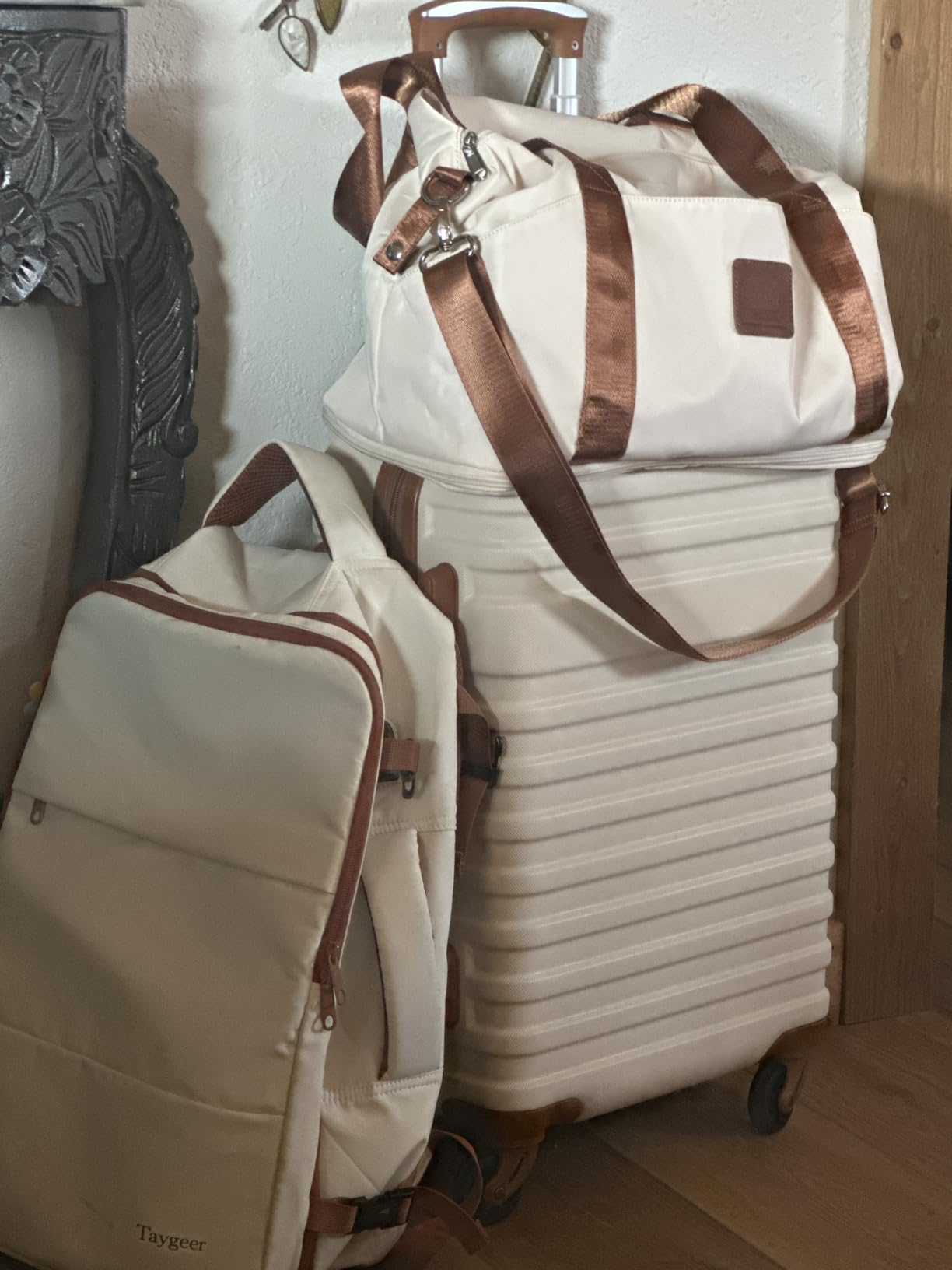 Coolife Suitcase Set 3 Piece Luggage Set Carry On Hardside Luggage with TSA Lock Spinner Wheels (White, 5 piece set) customer photo 1
