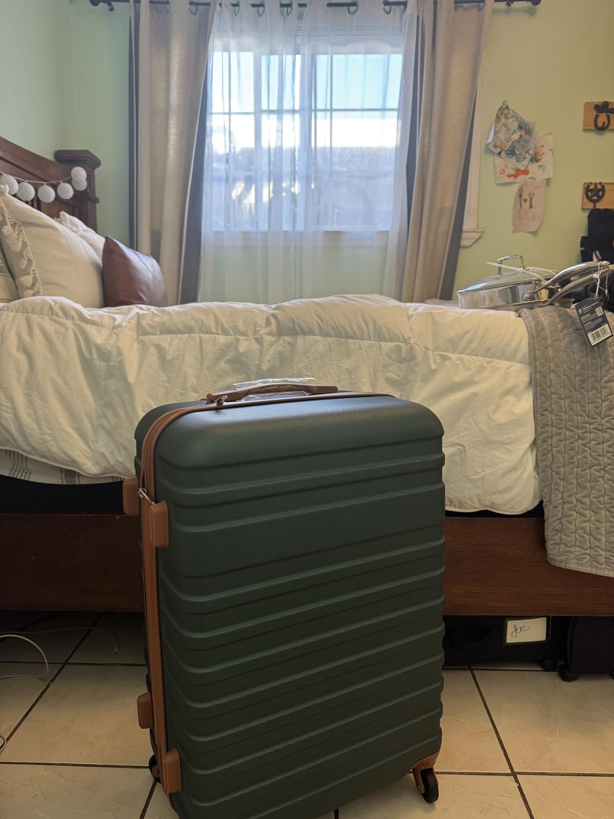 Coolife Suitcase Set 3 Piece Luggage Set Carry On Hardside Luggage with TSA Lock Spinner Wheels (White, 5 piece set) customer photo 2