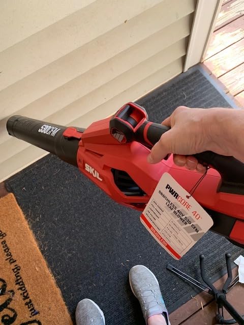 SKIL PWR CORE 40 Brushless 40V 530 CFM Cordless Leaf Blower Kit, Variable Speed with Power Boost, Includes 2.5Ah Battery and Auto PWR Jump Charger customer photo 2