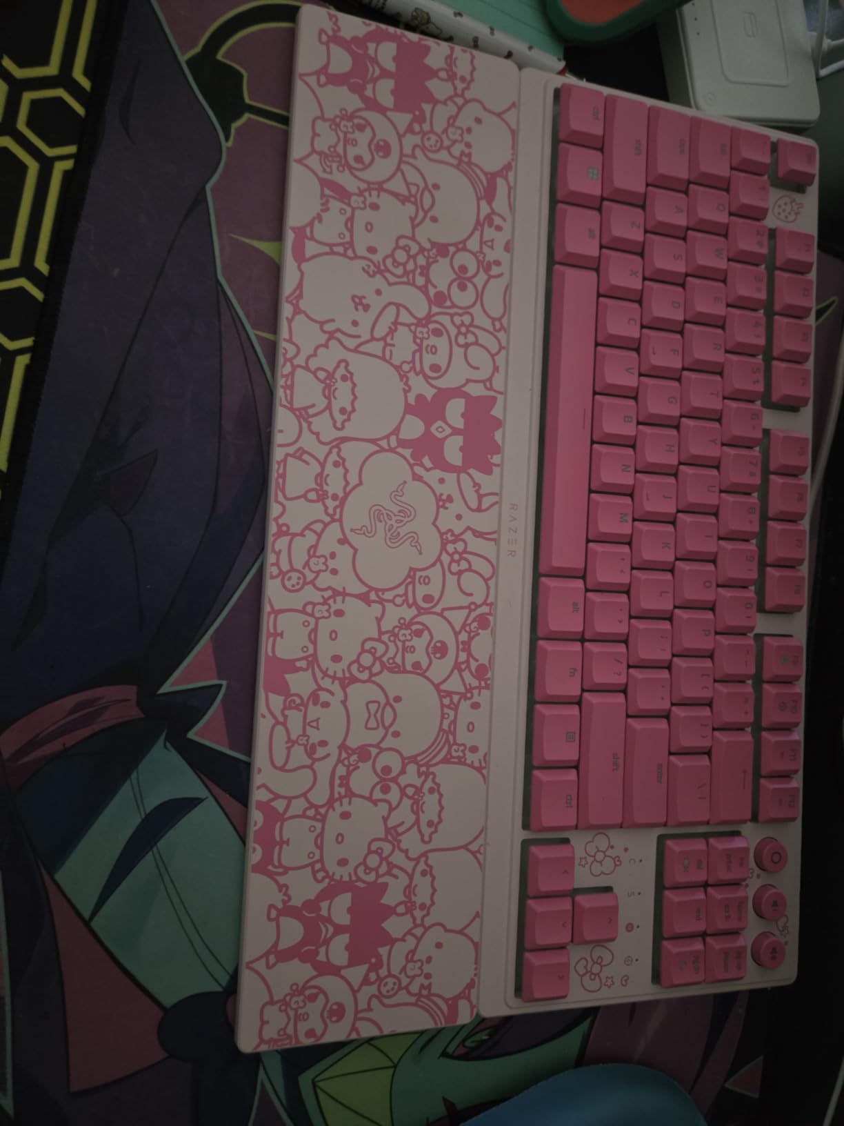 Razer Ornata V3 TKL Gaming Keyboard: Low Profile Keys - Mecha Membrane Switches - UV Coated Keycaps - Backlit Media Keys - 8 Zone RGB Lighting - Spill Resistant - Magnetic Wrist Wrest Snap Tap customer photo 1