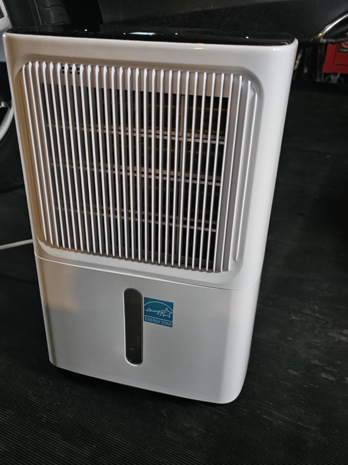 VEAGASO 2500 Sq.Ft Dehumidifier for Basement with Drain Hose, 34-Pint Dehumidifiers for Home, Large Room, Bathroom, Bedroom - 3 Modes, Intelligent Humidity Control, Dry Clothes, 24H Timer customer photo 2