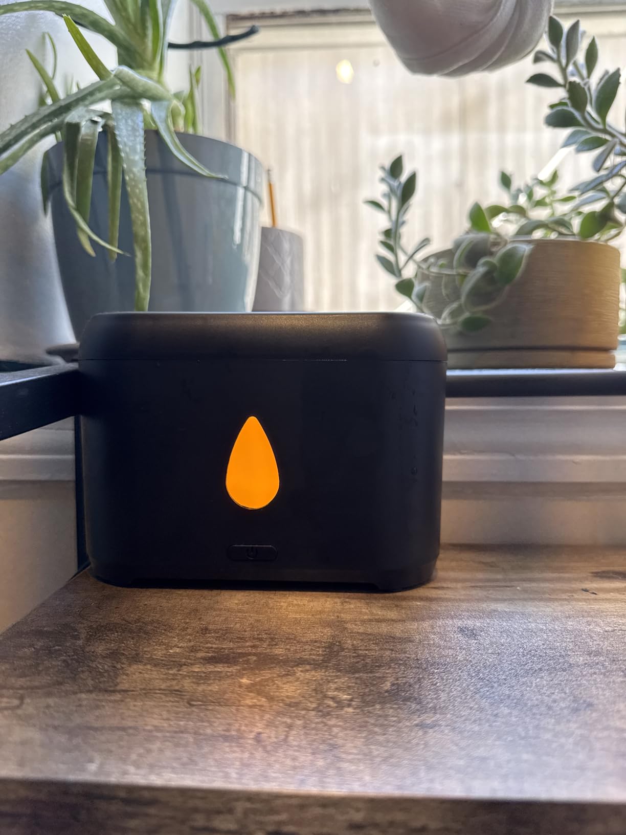 Flame Diffuser for Essential Oils, 200ml Ultrasonic Aroma Diffusers with Cool Mist, Aromatherapy Diffuser with Auto-Off Protection, Small Humidifier for Home,Office,Bedroom,Gift (Black) customer photo 2