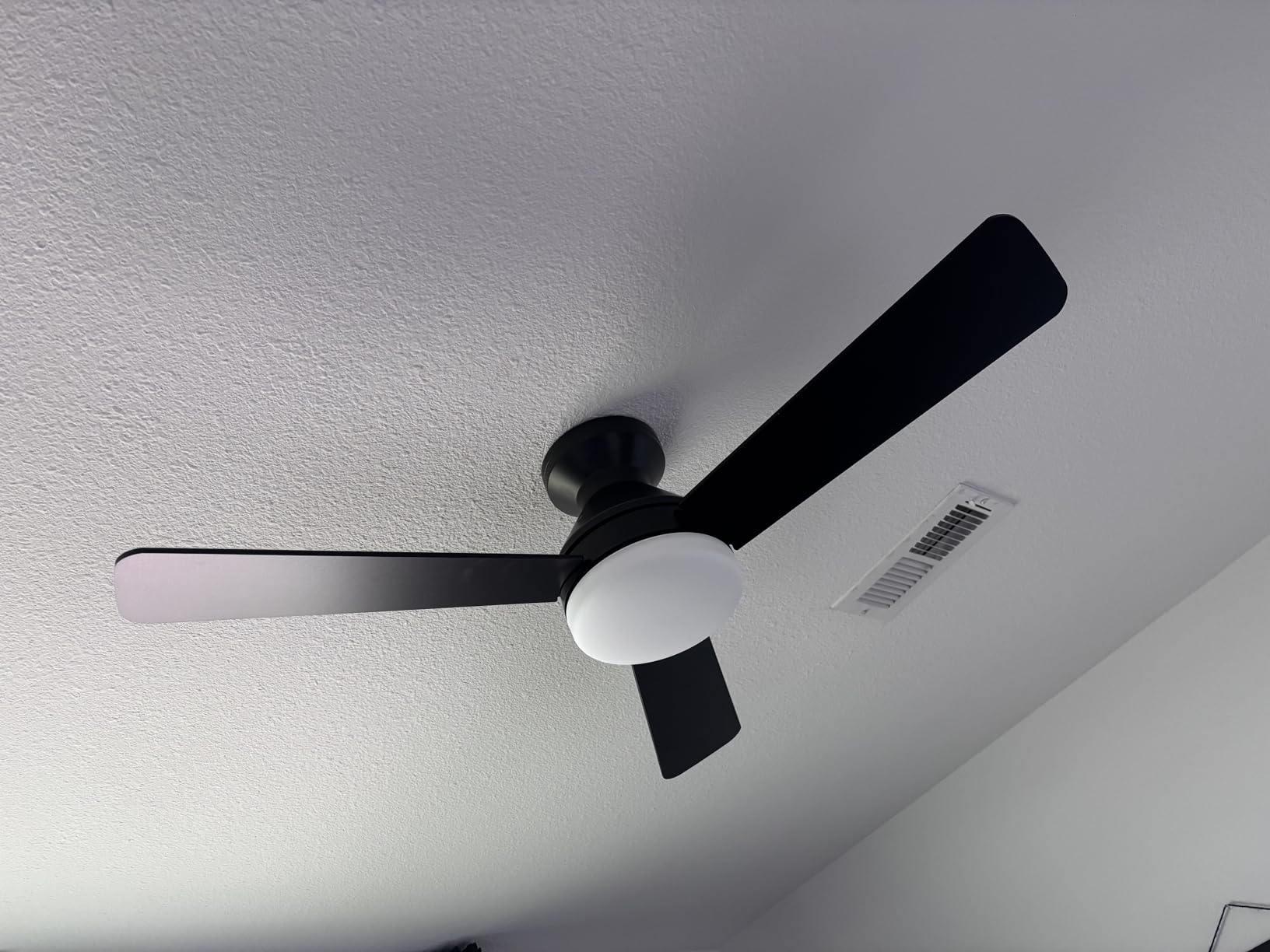 Amico Ceiling Fans with Lights, 42 inch Low Profile Ceiling fan with Light and Remote Control, Flush Mount, Reversible, 3CCT, Dimmable, Noiseless, Black Ceiling Fan for Bedroom, Indoor/Outdoor Use customer photo 2