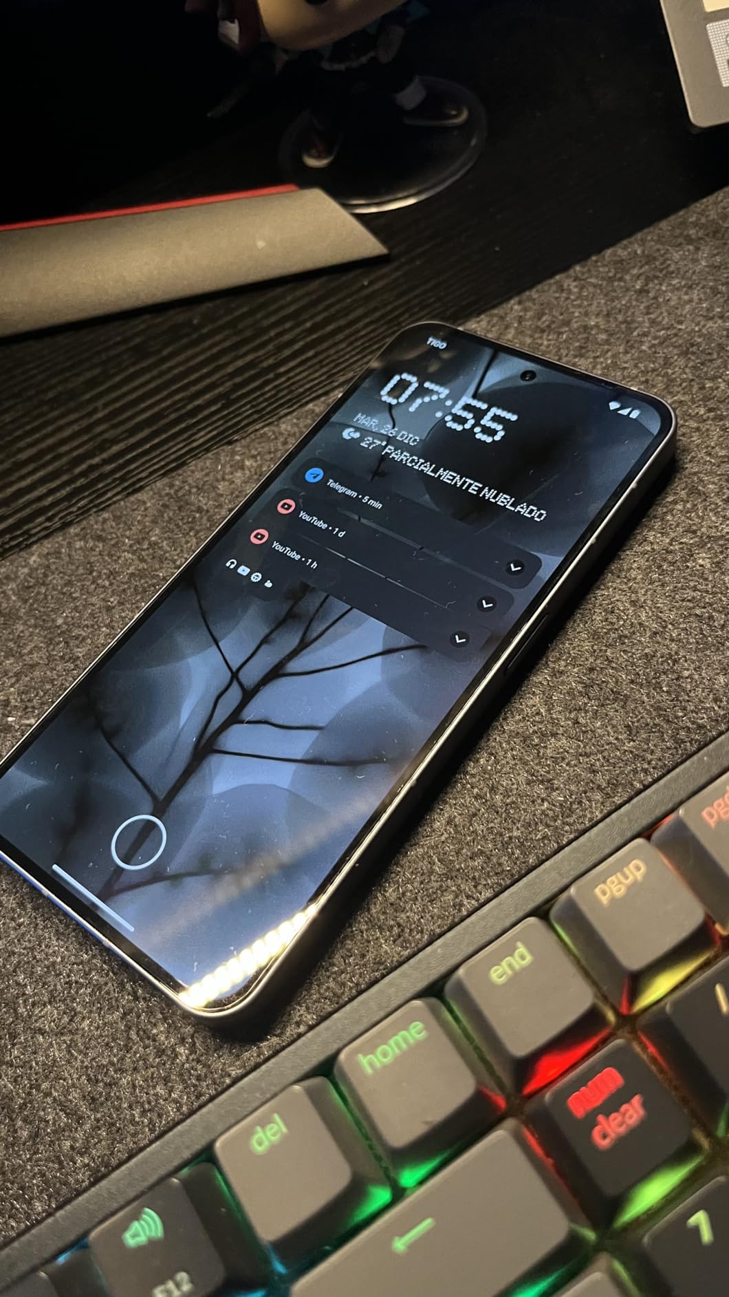 Phone (2) - 256 GB + 12 GB Ram, Glyph Interface, OS 2.0, 50 MP Dual Camera, OIS, 6.7