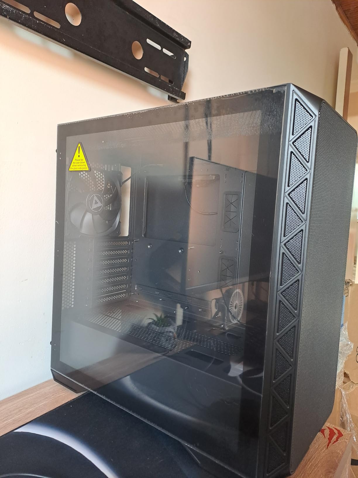 Montech AIR 903 MAX, E-ATX Mid Tower Case, High Airflow, 3X 140mm ARGB PWM & 1x 140mm PWM Fans Pre-Installed, Tempered Glass Side Panel, Mesh Front, Type-C, Support 4090 GPUs, Black customer photo 2