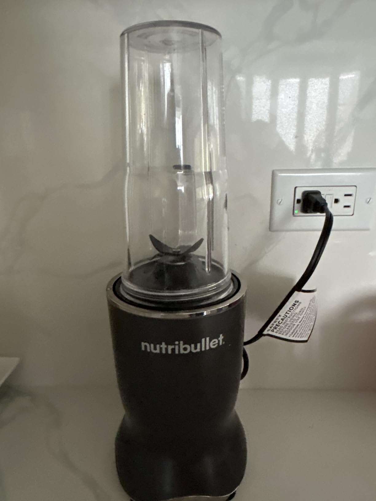 nutribullet Ultra Personal Blender, 1200W, Quietest Single-Serve Blender with Titanium Coated Blades, 3 BPA-Free Cups (32oz + 24oz), Dishwasher Safe, Gray customer photo 1