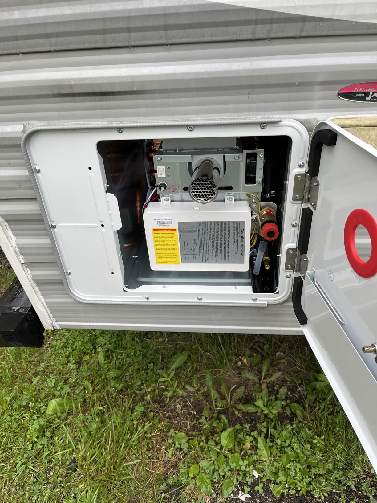 KINGRVER KINGRVER XT48 Tankless RV Water Heater, Instant On-Demand Hot Water, 12V DC, Wired Remote Controller customer photo 2