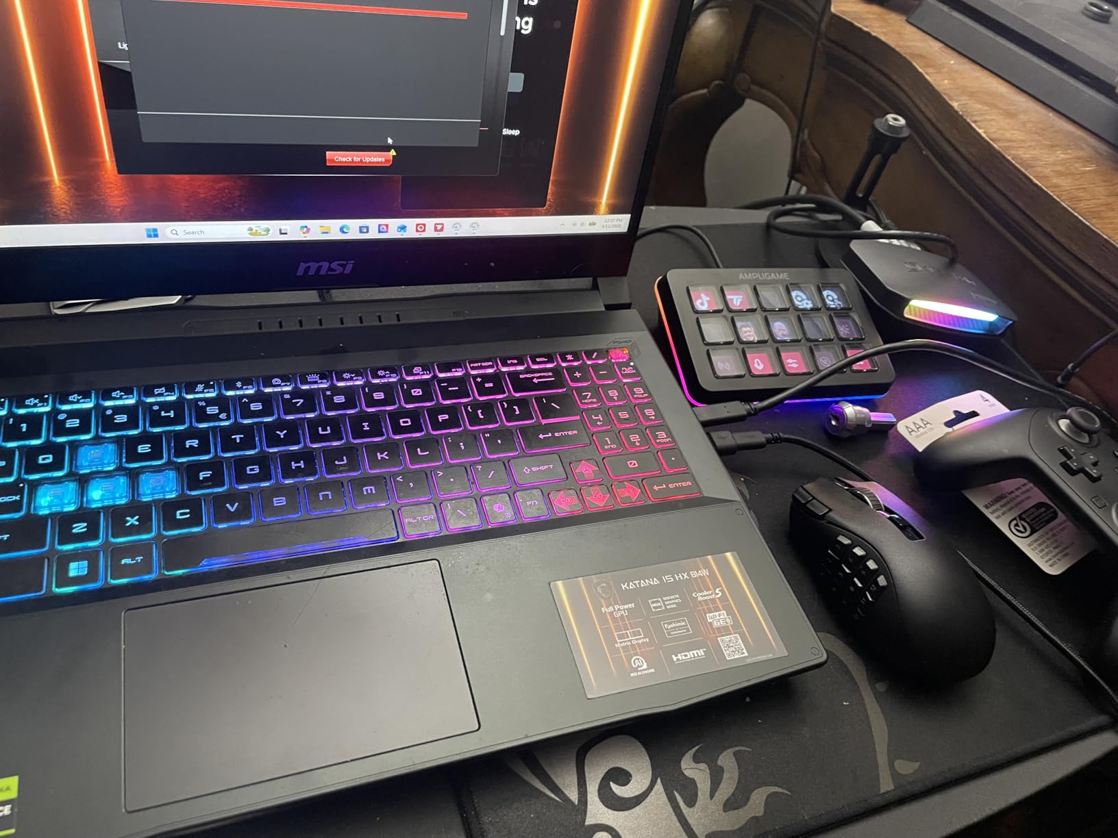AVerMedia 4K60 Capture Card with HDMI 2.1, Low Latency, 4K144/4K120 Passthrough, Game Capture Device for PS5, PS5 Pro, Xbox, Switch, Streaming on Twitch, OBS on Mac & PC, GC553G2 Live Gamer Ultra 2.1 customer photo 1