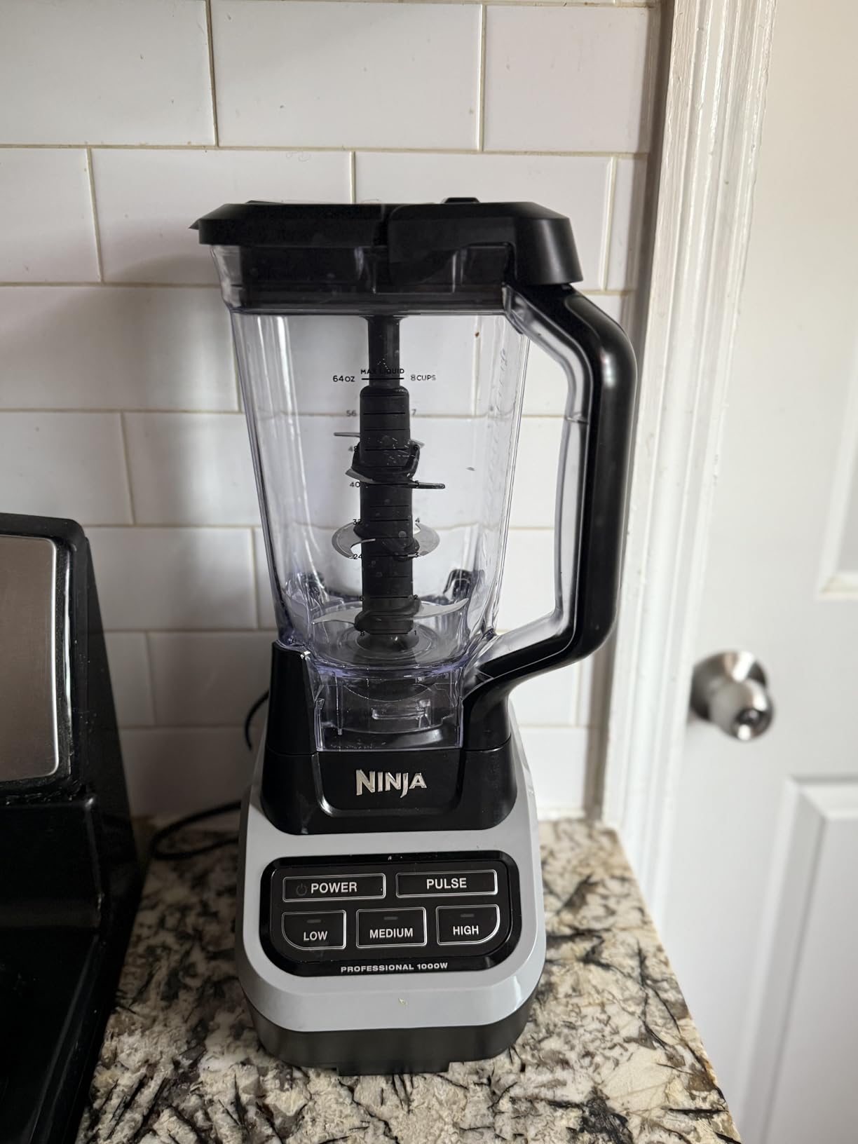Ninja Professional Blender 2.0 | Smoothie Maker, Drink Mixer, Ice Crusher | Auto-iQ Program, 1200W Power, XL 72-oz. Pitcher | BR201AMZ customer photo 2