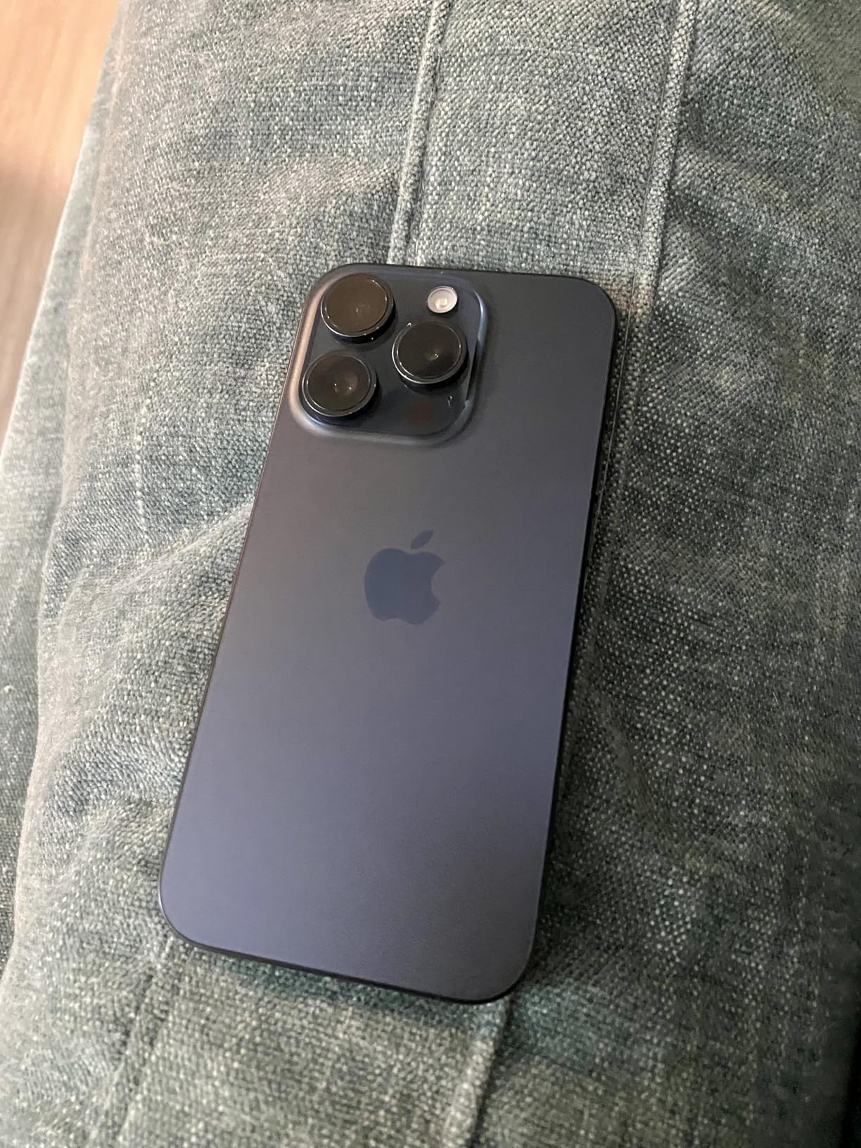 Apple iPhone 15 Pro, 256GB, Black Titanium - Unlocked (Renewed) customer photo 1