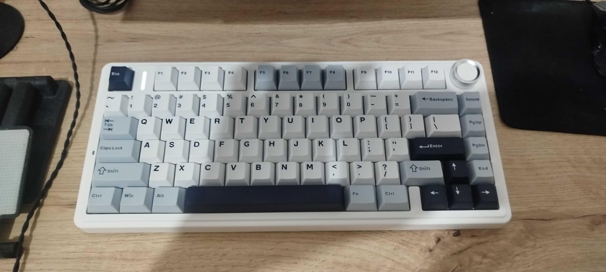Aula F75 Gasket Mechanical Keyboard, 75% Wireless Hot Swappable Gaming Keyboard with Five-Layer Padding & Knob, BT/2.4GHz/USB-C, RGB (Light Blue, LEOBOG Reaper Switch) customer photo 1