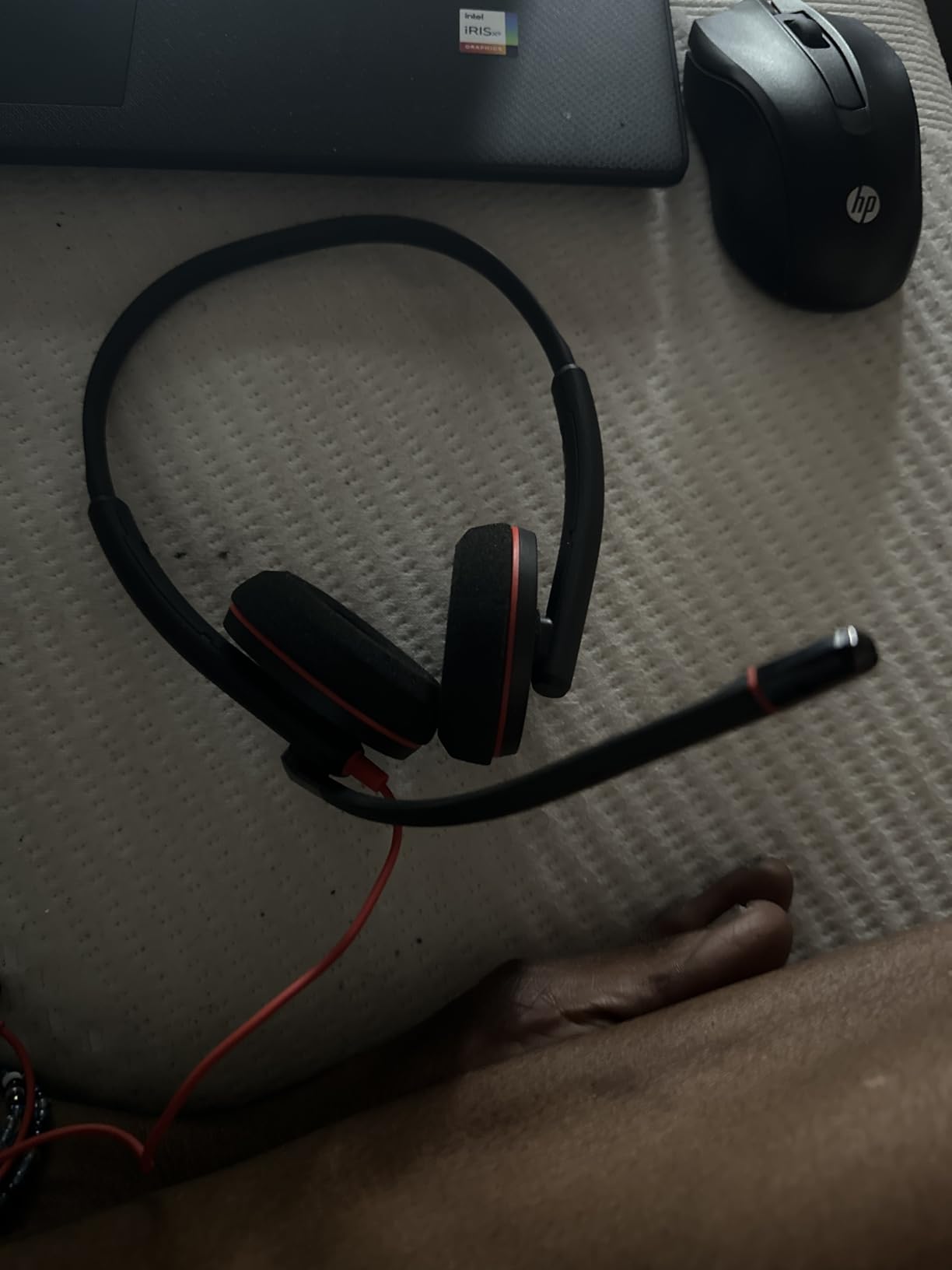 Poly Blackwire 3220 Wired Headset with Mic, Hi-Fi Stereo Sound, Noise-Canceling Mic, Stereo Design, Connect to PC via USB-C & USB-A Adapter, Over-Ear Design, Works with Virtual Meeting Platforms customer photo 1