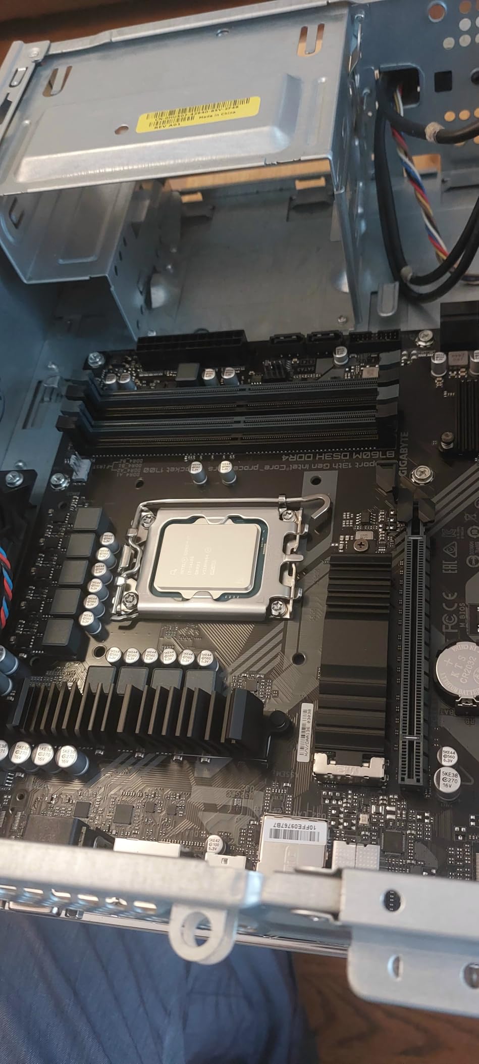 Intel Core i3-14100 Desktop Processor 4 cores (4 P-cores + 0 E-cores) up to 4.7 GHz customer photo 1