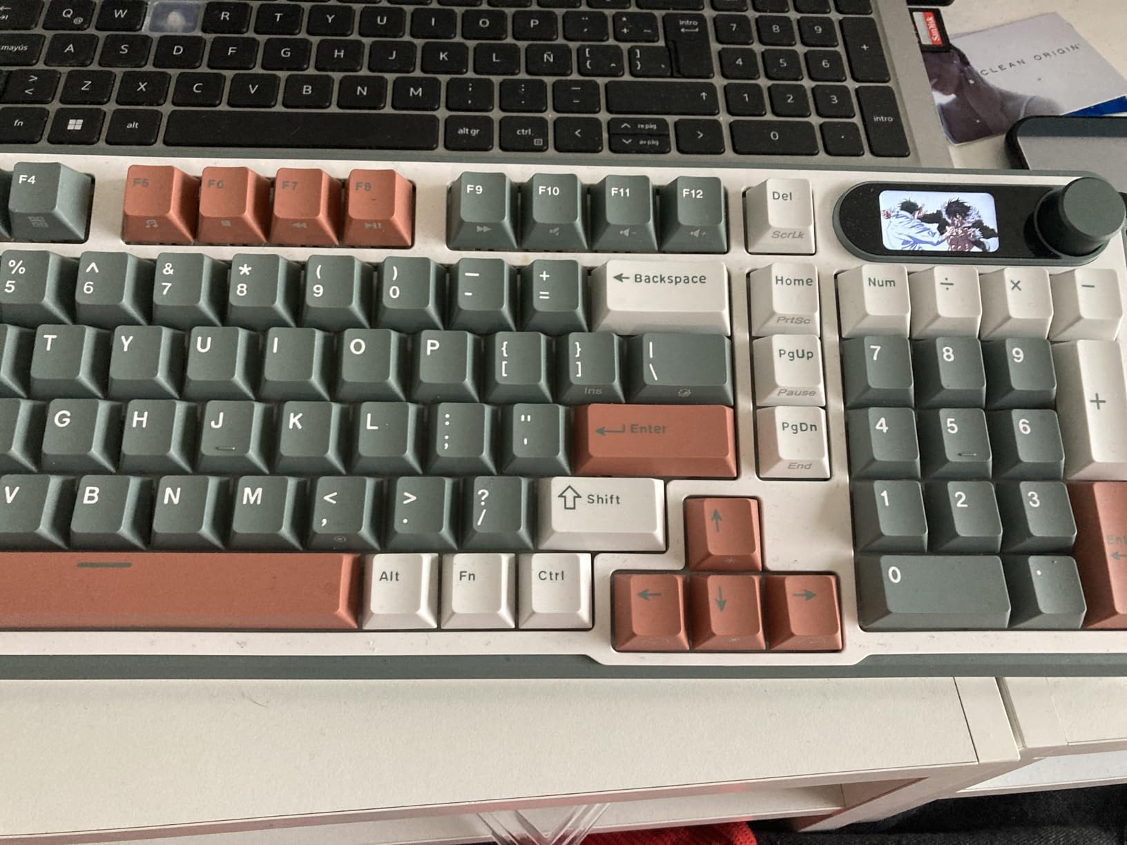 RK ROYAL KLUDGE S98 Mechanical Keyboard w/Smart Display & Knob, Top Mount 96% Wireless Mechanical Keyboard BT/2.4G/USB-C, Hot Swappable, Creamy Sounding, 98 Keys customer photo 2