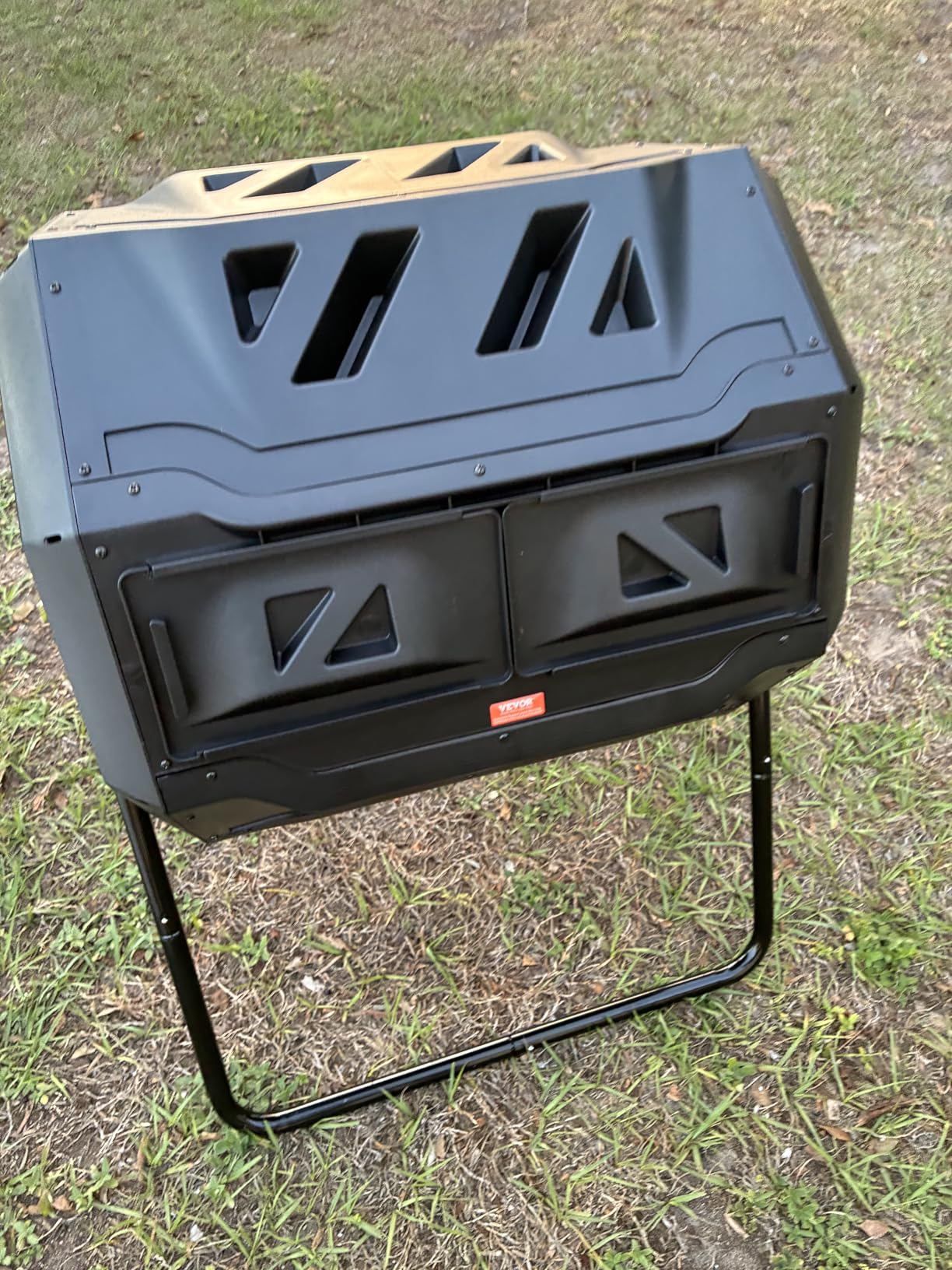 VEVOR Compost Bin, 43-Gal Dual Chamber Composting Tumbler, Large Tumbling Rotating Composter with 2 Sliding Doors and Steel Frame, BPA Free Composter Bin Tumbler for Garden, Kitchen, Yard, Outdoor customer photo 2