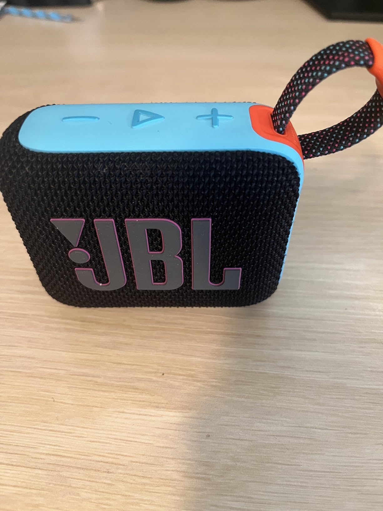 JBL Go 4 - Ultra-Portable, Waterproof and Dustproof Bluetooth Speaker, Big JBL Pro Sound with Punchy bass, 7-Hour Built-in Battery, Made in Part with Recycled Materials (Black) customer photo 1