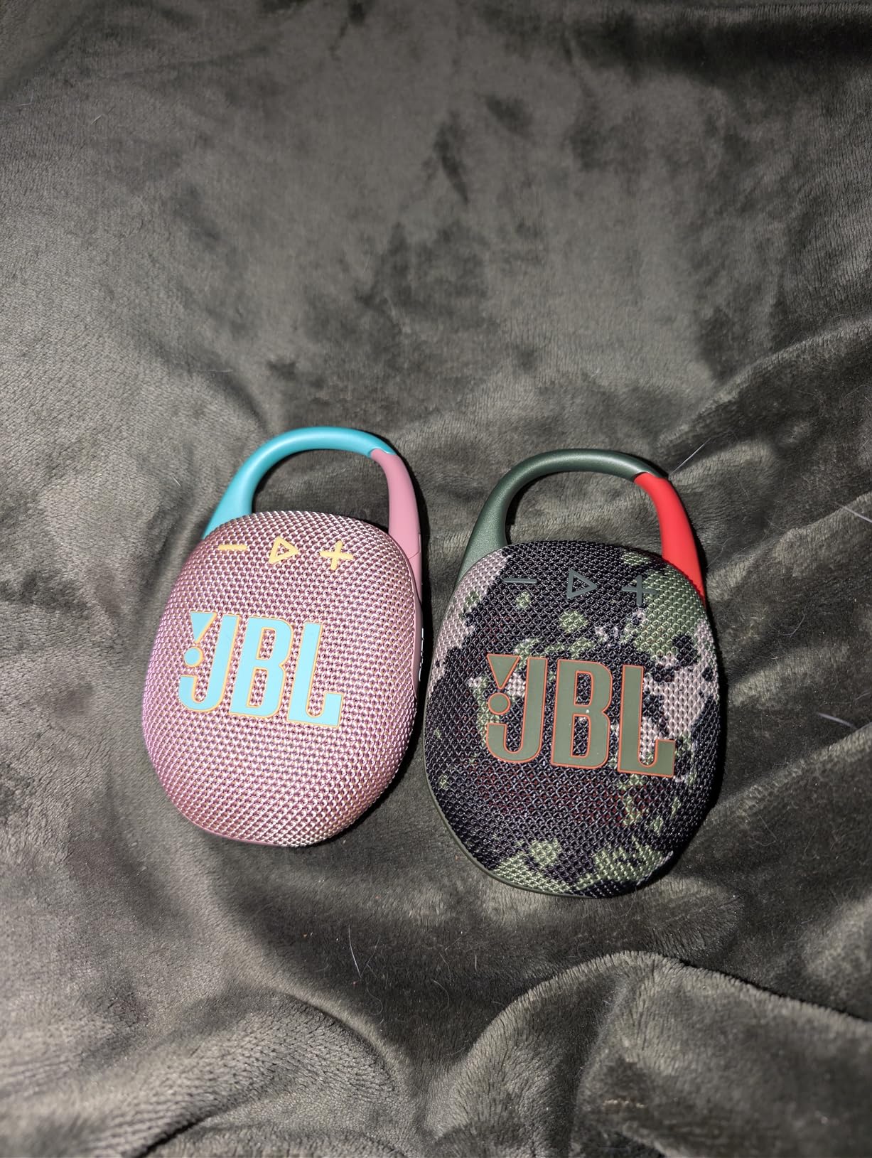 JBL Clip 5 - Ultra-Portable, Waterproof & Dustproof Bluetooth Speaker, Big JBL Pro Sound with Punchy bass, Integrated Carabiner, Up to 12 Hours of Play customer photo 1