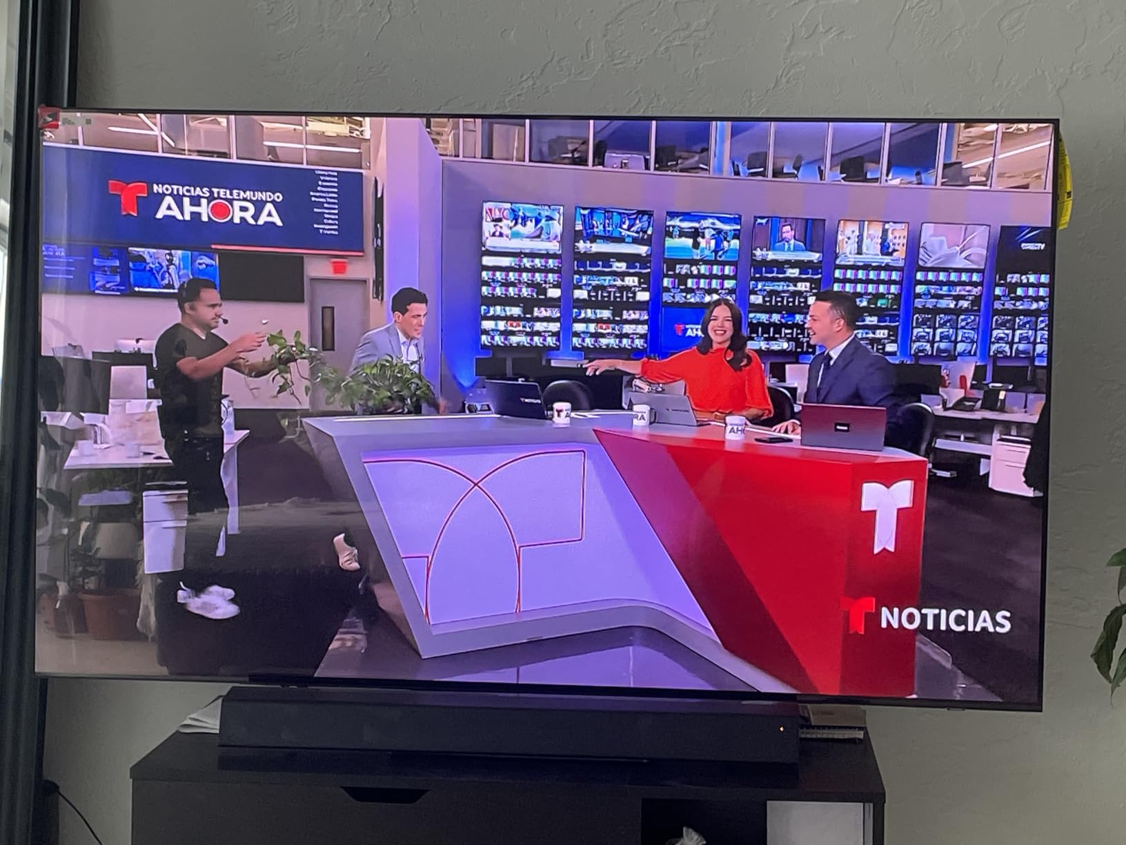 SAMSUNG 65-Inch Class OLED 4K S90D Series HDR+ Smart TV w/Dolby Atmos, Object Tracking Sound Lite, Motion Xcelerator, Real Depth Enhancer, 4K AI Upscaling, Alexa Built-in (QN65S90D, 2024 Model) customer photo 1