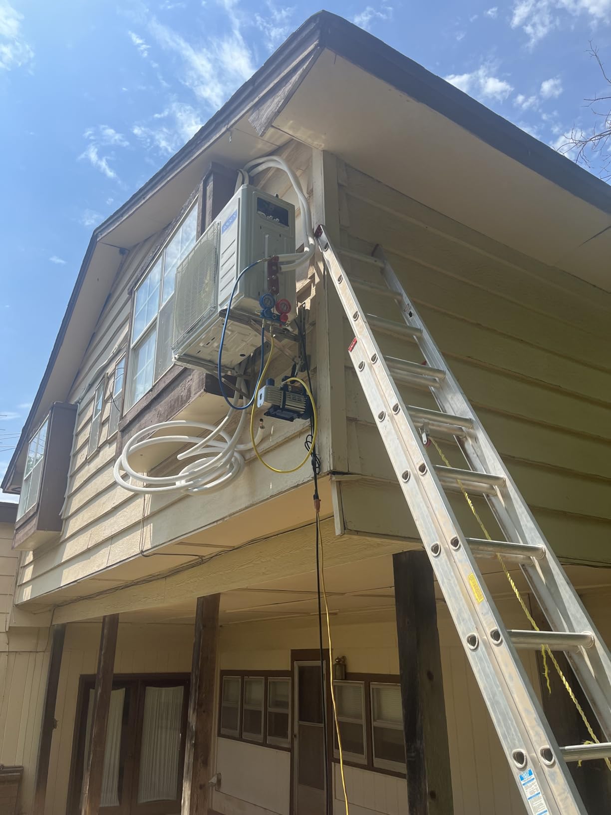 ROVSUN 20000 BTU Dual Zone WIFI Mini Split AC/Heating System, 23 SEER2 2 Zone 12000 + 12000 BTU Ductless Split Air Conditioner with Pre-Charged Condenser, Heat Pump & 25Ft Copper Line Set, 208-230V customer photo 2
