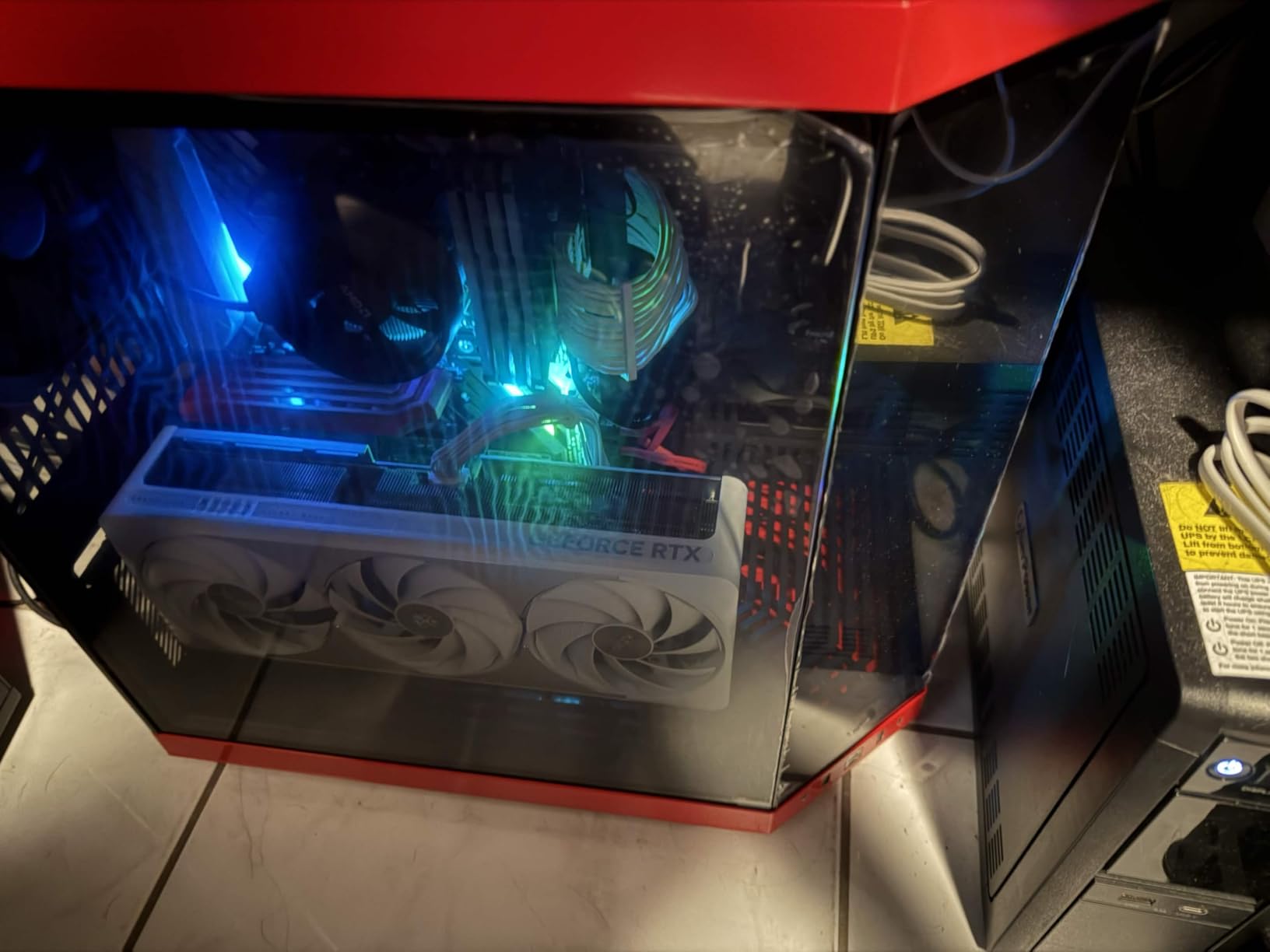 Hyte Y70 Modern Aesthetic Gaming PC Case - Panoramic Glass | High-Airflow Design | Cable Management | Dual Chamber ATX Mid-Tower Chassis | 10 Fan Capacity | Luxury PCIe 4.0 Riser Cable - Pitch Black customer photo 1