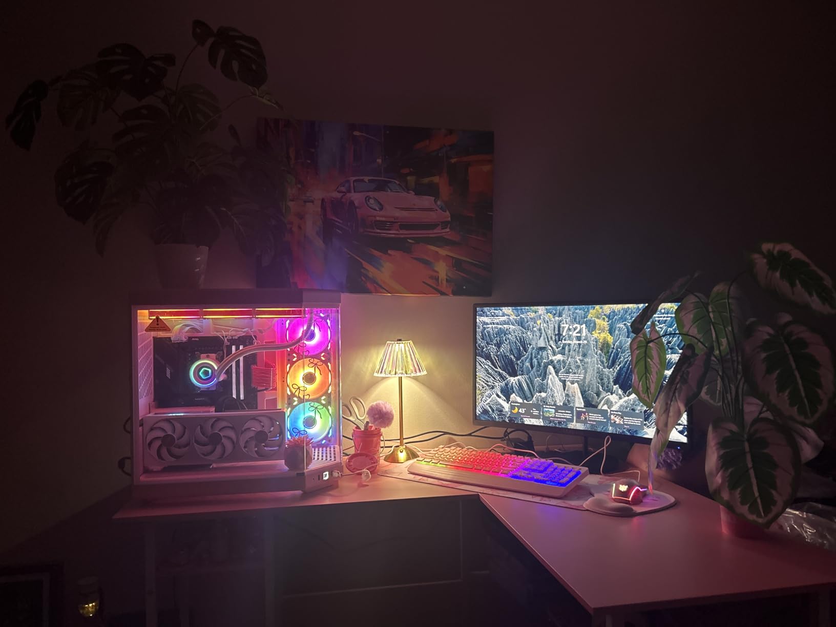 Hyte Y70 Modern Aesthetic Gaming PC Case - Panoramic Glass | High-Airflow Design | Cable Management | Dual Chamber ATX Mid-Tower Chassis | 10 Fan Capacity | Luxury PCIe 4.0 Riser Cable - Pitch Black customer photo 2