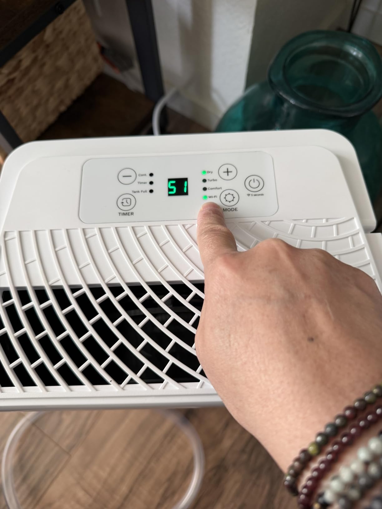 hOmeLabs Dehumidifier 7,500 Sq Ft Wi-Fi with Pump (50 Pint MAX 120 Pint at 95 degrees F, 90% RH) for Home, Office, Basements with Powerful Moisture Removal, Humidity Control, Auto Shut-off, Quiet Operation customer photo 2