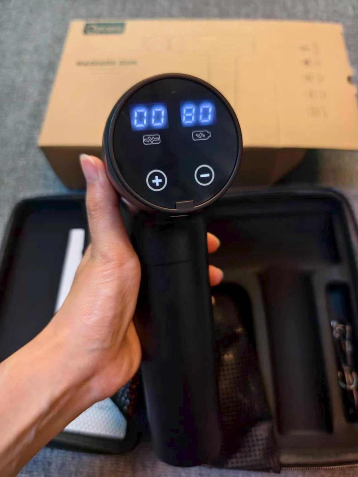 cotsoco Massage Gun Deep Tissue, Muscle Massage Gun with 9 Attachment Heads 20 Speeds & Silent Brushless Motor for Pain Relief, Handheld Percussion Back Massager Gun, Fathers Day Dad Gifts(Black) customer photo 2