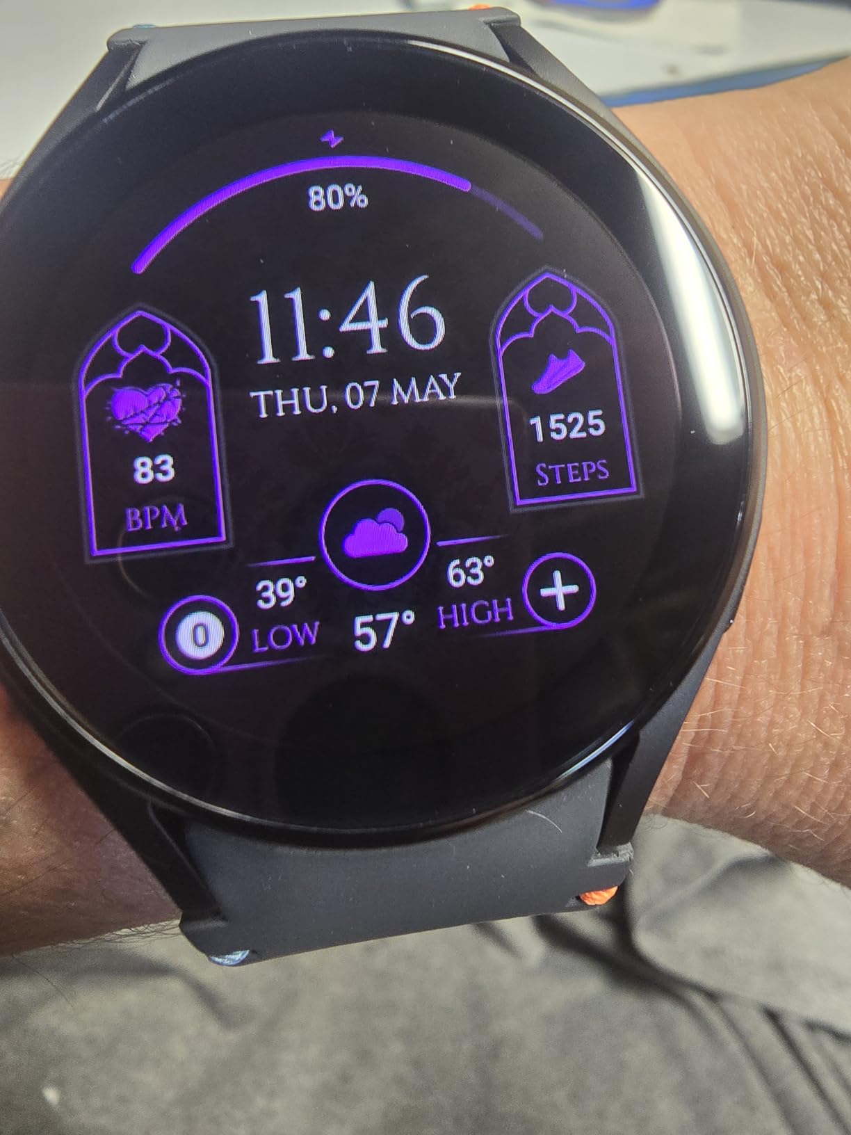 Samsung Galaxy Watch FE 40mm Bluetooth AI Smartwatch w/Fitness Tracking, BIA Sensor, Personalized HR Zones, Heart Rate Tracker, Sleep Monitor, 2024, Silver [US Version, 1Yr Manufacturer Warranty] customer photo 1