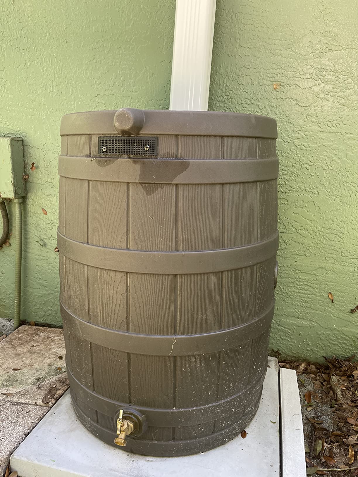 Good Ideas Rain Wizard 50 Gallon Plastic Outdoor Home Water Storage Tank Rain Barrel Collector with Brass Spigot and Flat Back Design, Gray customer photo 2
