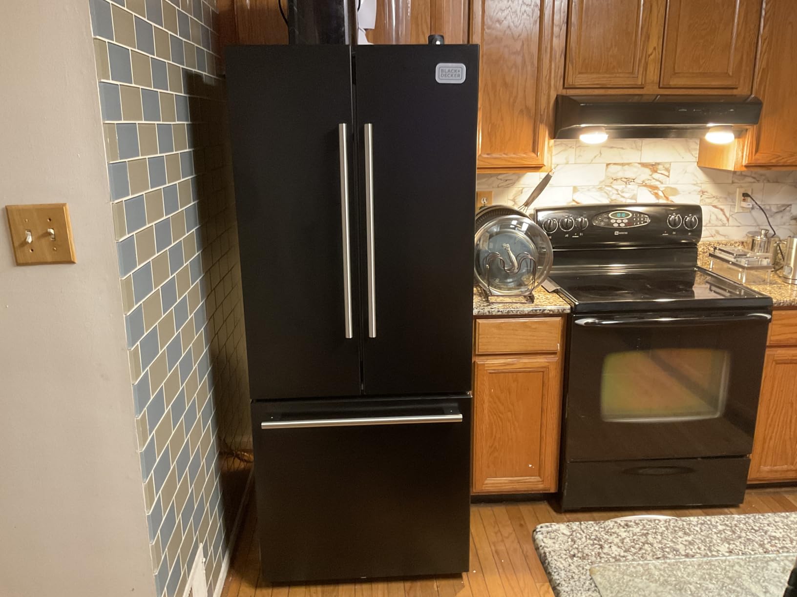 BLACK+DECKER 16 Cu. Ft. French Door Refrigerator with Built-in Ice Maker, Full Size Refrigerator with Bottom Mount Freezer Drawer, Frost Free, ENERGY STAR certified, BRF1600GIMS, Stainless Look customer photo 2