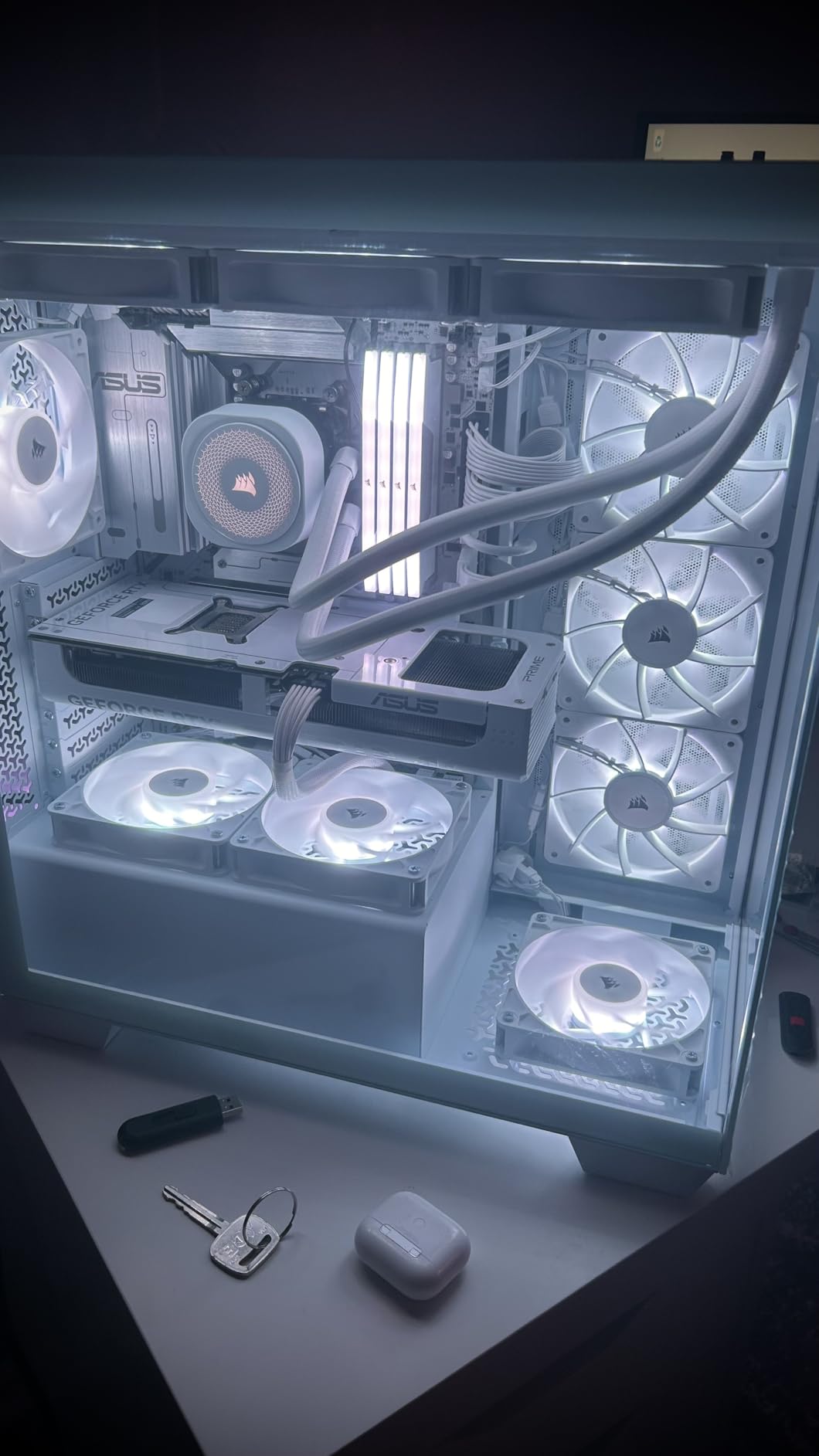 CORSAIR RS120 ARGB 120mm PWM Fans - Daisy-Chain Connection - Low-Noise - Magnetic Dome Bearing - Triple Pack - Black customer photo 1
