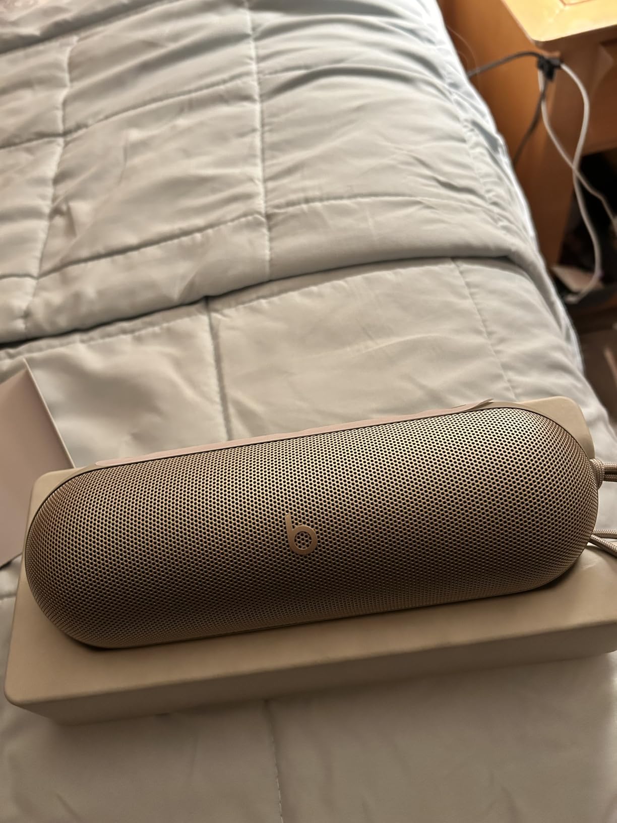 Beats Pill - Portable Bluetooth Speaker - Up to 24H Battery Life, Water Resistant, Bluetooth, Apple & Android Compatible, Seriously Loud Sound for Home, Outdoor and Travel - Matte Black customer photo 1