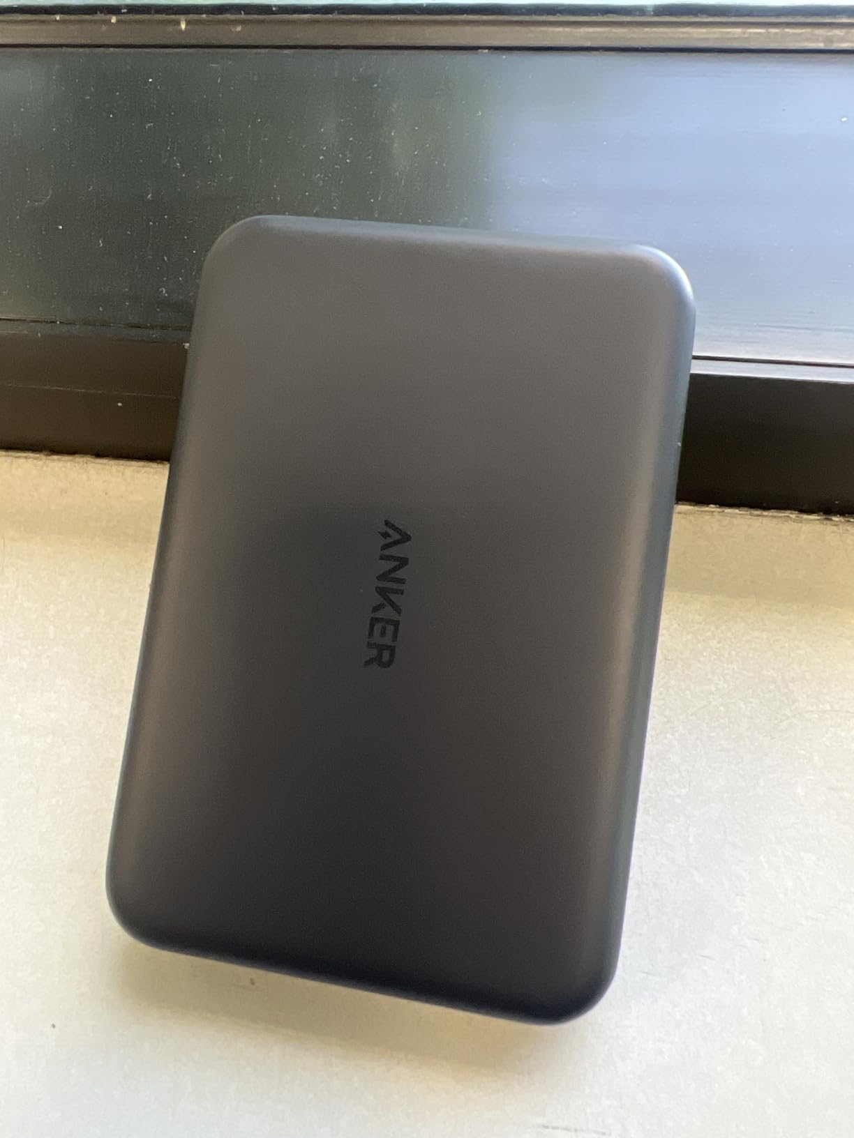 Anker MagGo Power Bank, Slim 10,000mAh Magnetic Battery Pack, Qi2 Certified 15W Ultra-Fast MagSafe Compatible Portable Charger, Ergonomic Design, for iPhone 17/16/15/14 Series, and More customer photo 2