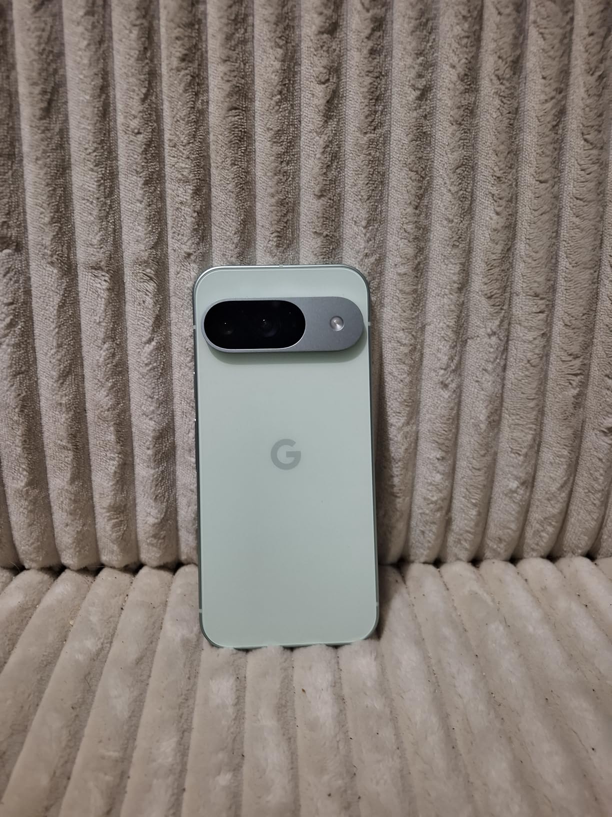 Google Pixel 9 - Unlocked Android Smartphone with Gemini, 24-Hour Battery, Advanced Camera, and 6.3