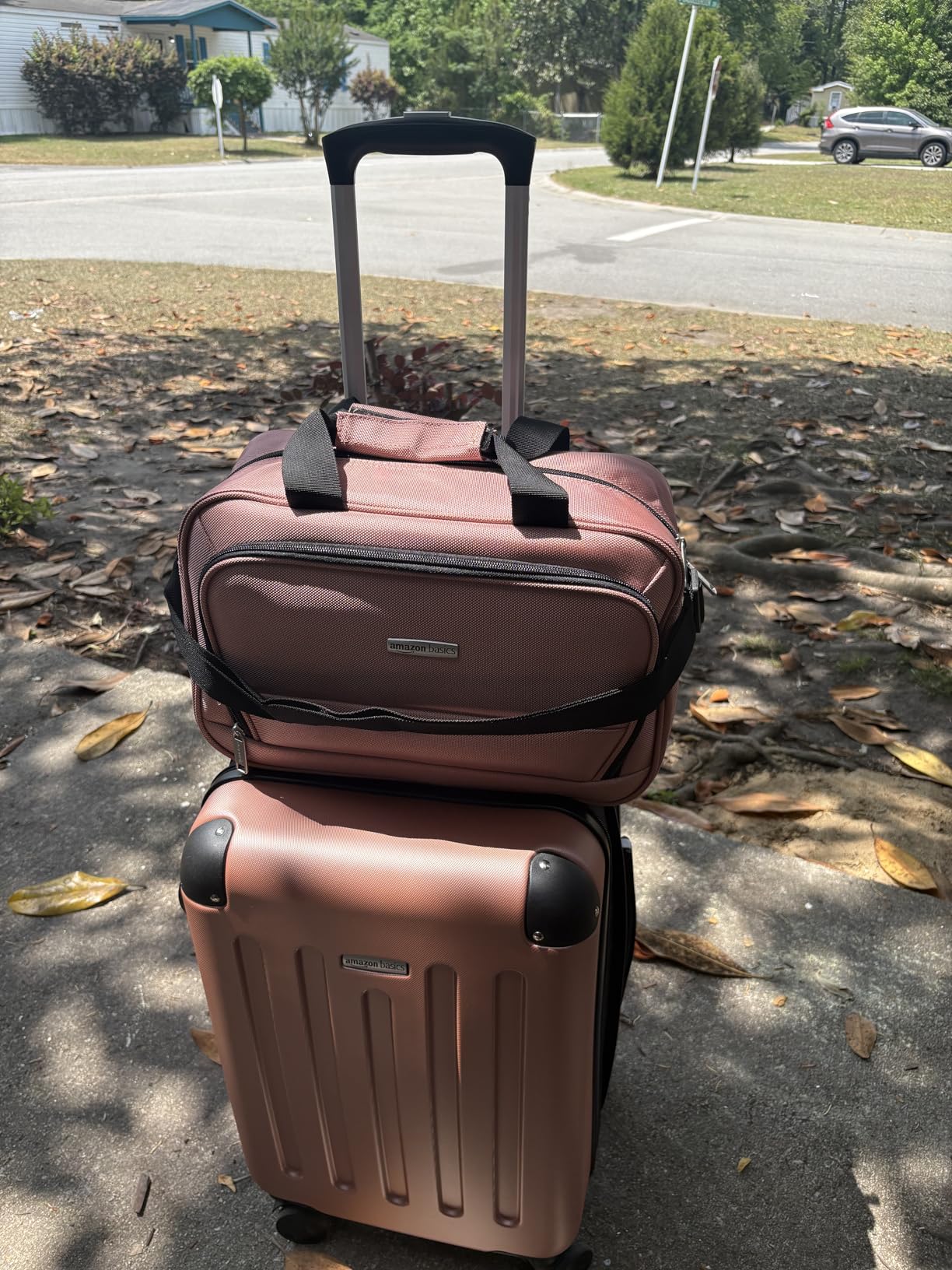 Amazon Basics 4-Piece Luggage Set, Hardside Suitcases with Spinner Wheels (22