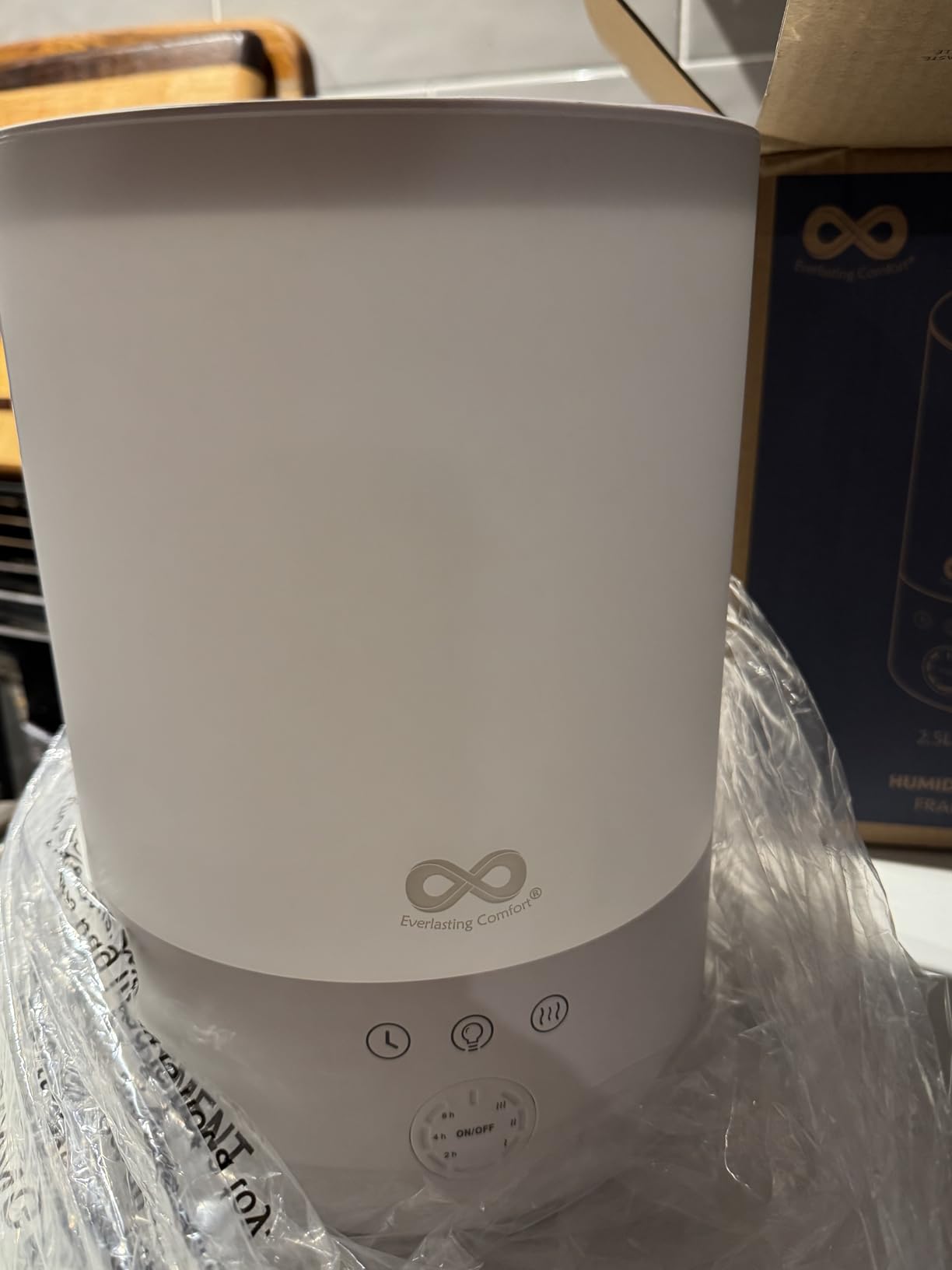 Everlasting Comfort 2.5L Top Fill Humidifier for Bedroom - Quiet, Easy to Fill & Clean, 24HR Runtime, Night Lights, Timer, Ultrasonic Cool Mist, Auto Shut-Off for Indoor Use - White customer photo 2