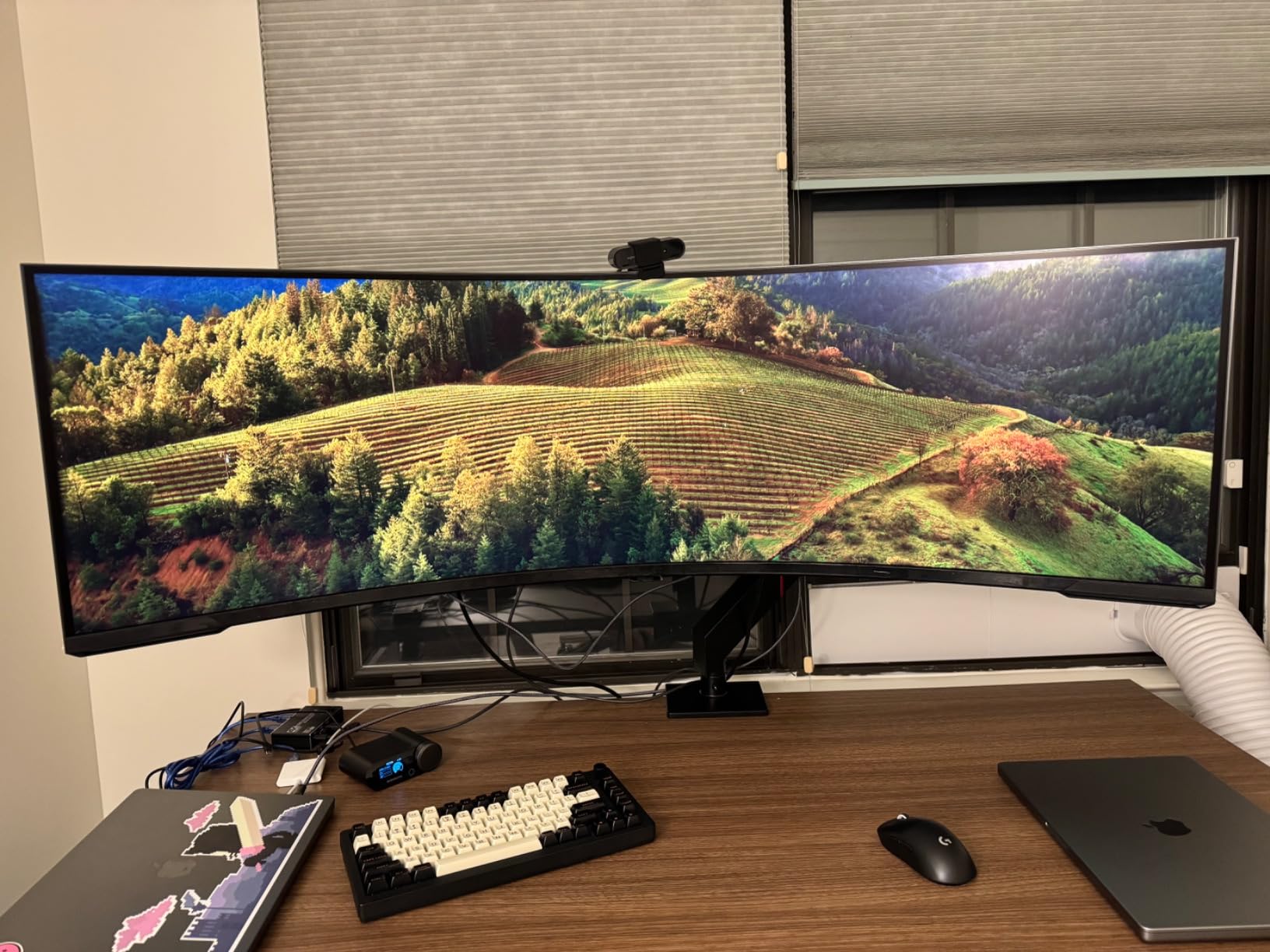 Secretlab Magnus Monitor Arm (Heavy Duty Edition) - Designed for Ultrawide Monitors - Up to 57 inches, 18 to 35lbs - Includes Heavy-Duty tilt Pivot customer photo 2