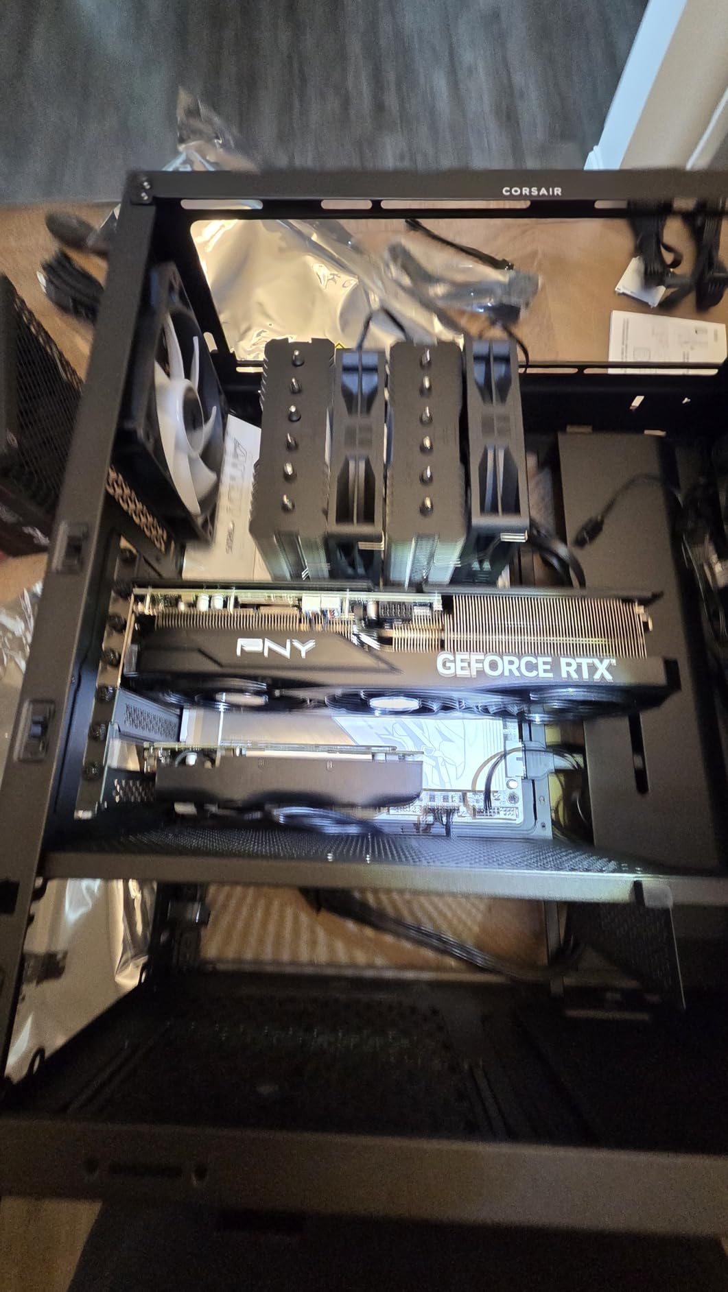 CORSAIR 4000D RS ARGB Frame Modular Mid-Tower ATX PC Case, High Airflow, 3X Pre-Installed RS Fans, InfiniRail Mounting System, ASUS BTF, MSI Zero, Gigabyte Stealth, Black customer photo 1