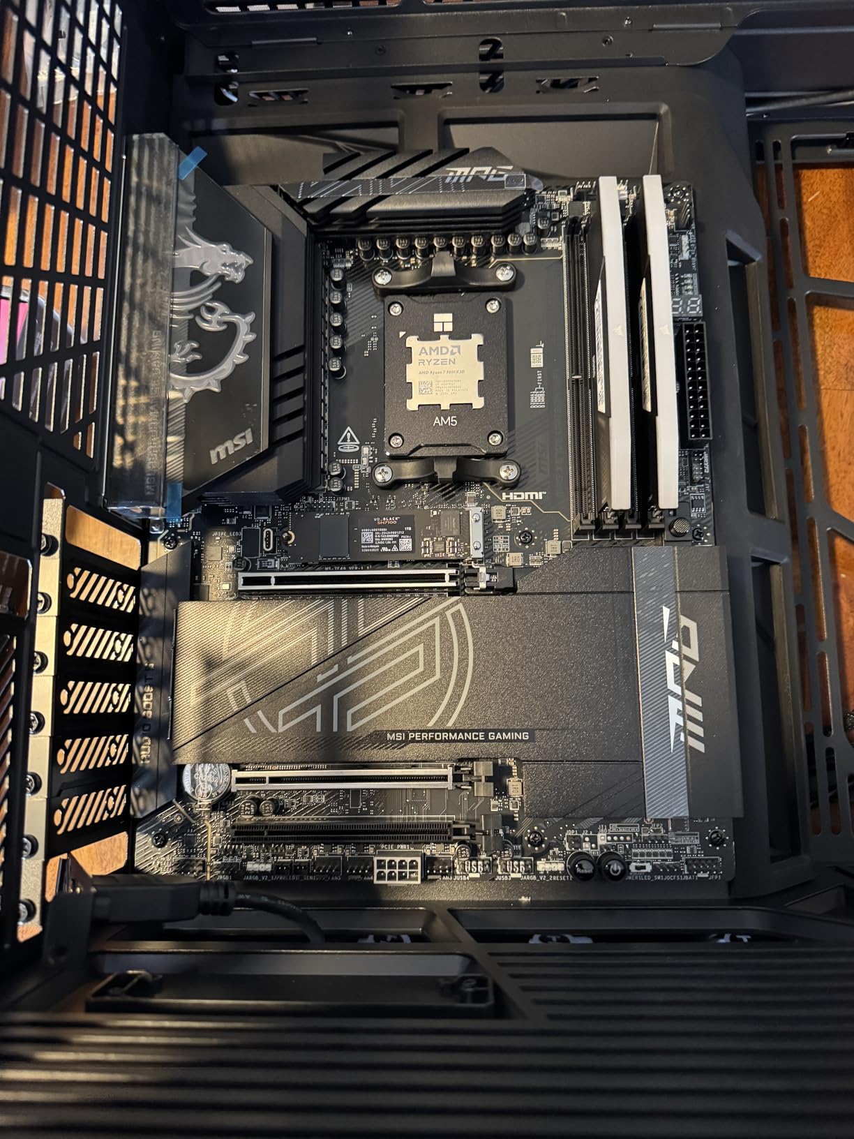 MSI MPG X870E Carbon WiFi Gaming Motherboard (AM5, DDR5, PCIe 5.0, M.2 Gen5, USB 40Gbps, Wi-Fi 7, Bluetooth 5.4, 5Gbps LAN, ATX) customer photo 2
