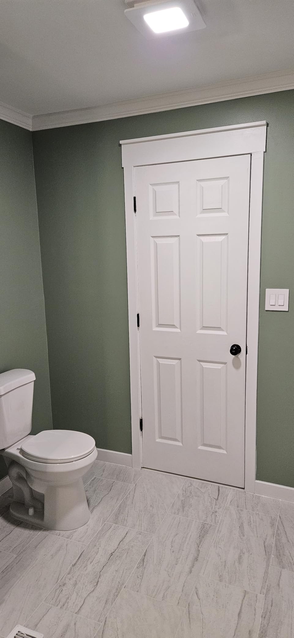 Broan-NuTone Bathroom Exhaust Fan with LED light - Easy Retrofit Without Attic Access, Quiet 1.5 Sones, Effective Ventilation at 80 CFM ENERGY STAR Certified Moisture and Odor Control customer photo 1