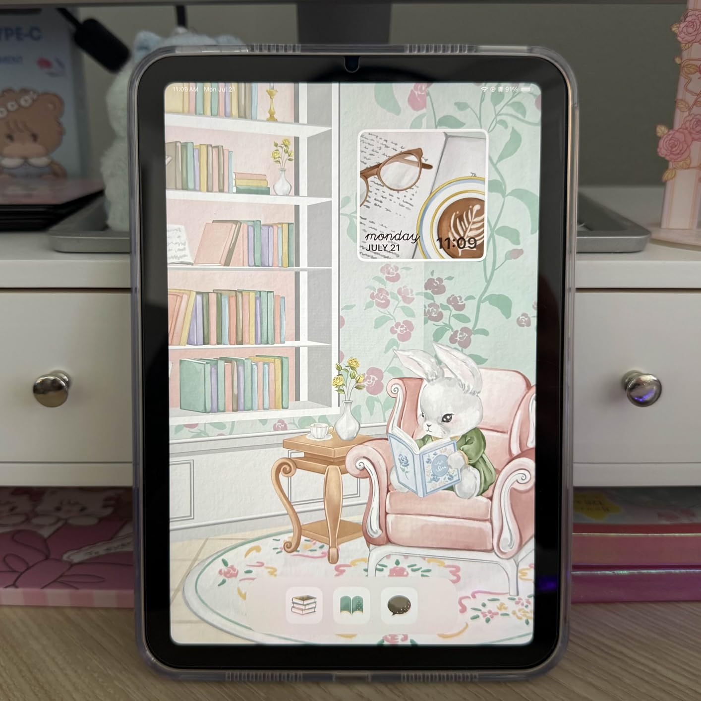 Apple iPad mini (A17 Pro), 8.3-inch Liquid Retina Display, 128GB, Wi-Fi 6E, All-Day Battery Life customer photo 1