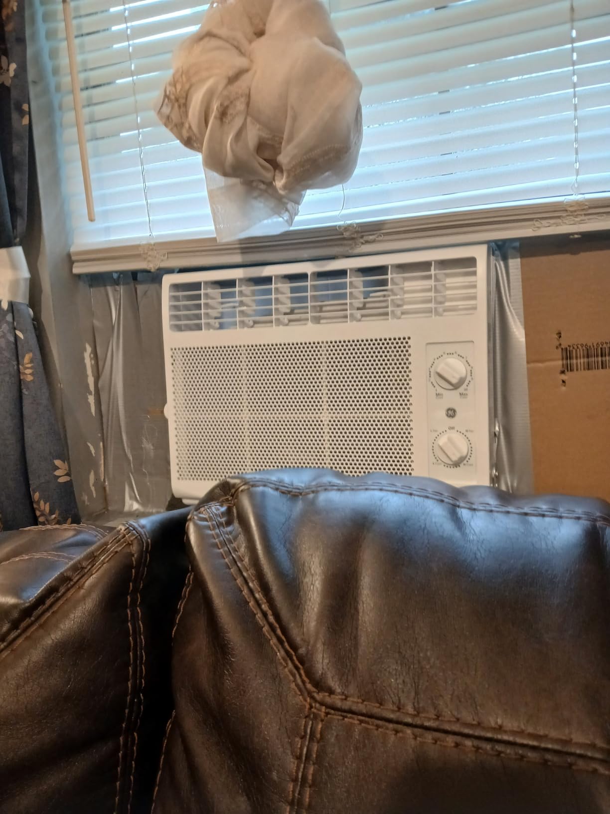 GE Window Air Conditioner Unit, 5,000 BTU for Small Rooms up to 150 sq ft. with Manual Adjustable Fan and Cooling Settings, Perfect for Small Bedroom or Living Room, Easy Install Kit Included, White customer photo 1