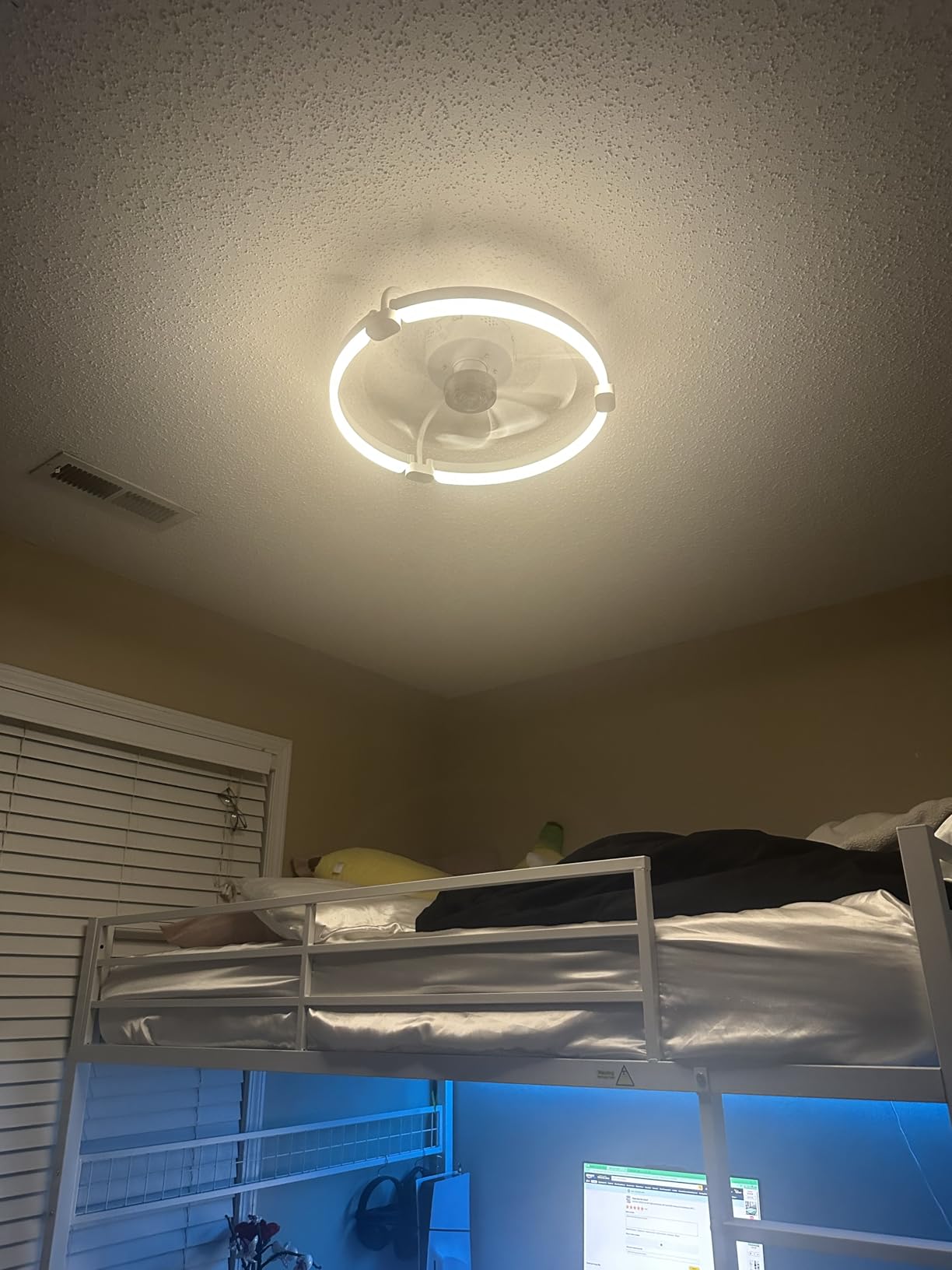 Ensenior Ceiling Fans with Lights and Remote, 20'' Low Profile Ceiling Fan Flush Mount, APP Control, 6 Speed, 3CCT, Quiet Reversible DC Motor, Dimmable Modern Ceiling Fan with Light for Bedroom, Black customer photo 2