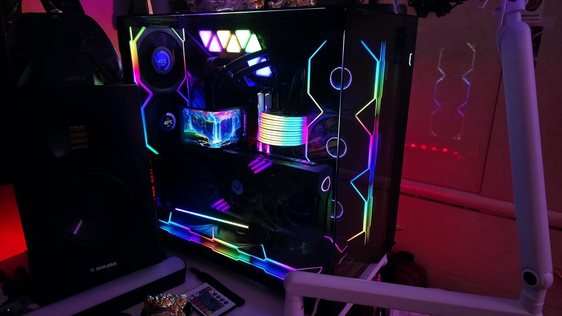 Lian Li EDGE1000W Fully Modular Low-Noise ATX Power Supply - ATX 3.1 & PCIE 5.1 Compliant - Cybenetics Gold Efficiency - 12V-2x6 Cable - L-Shape Design - with USB/Fan Hub - Black (EG1000G.BH) customer photo 1
